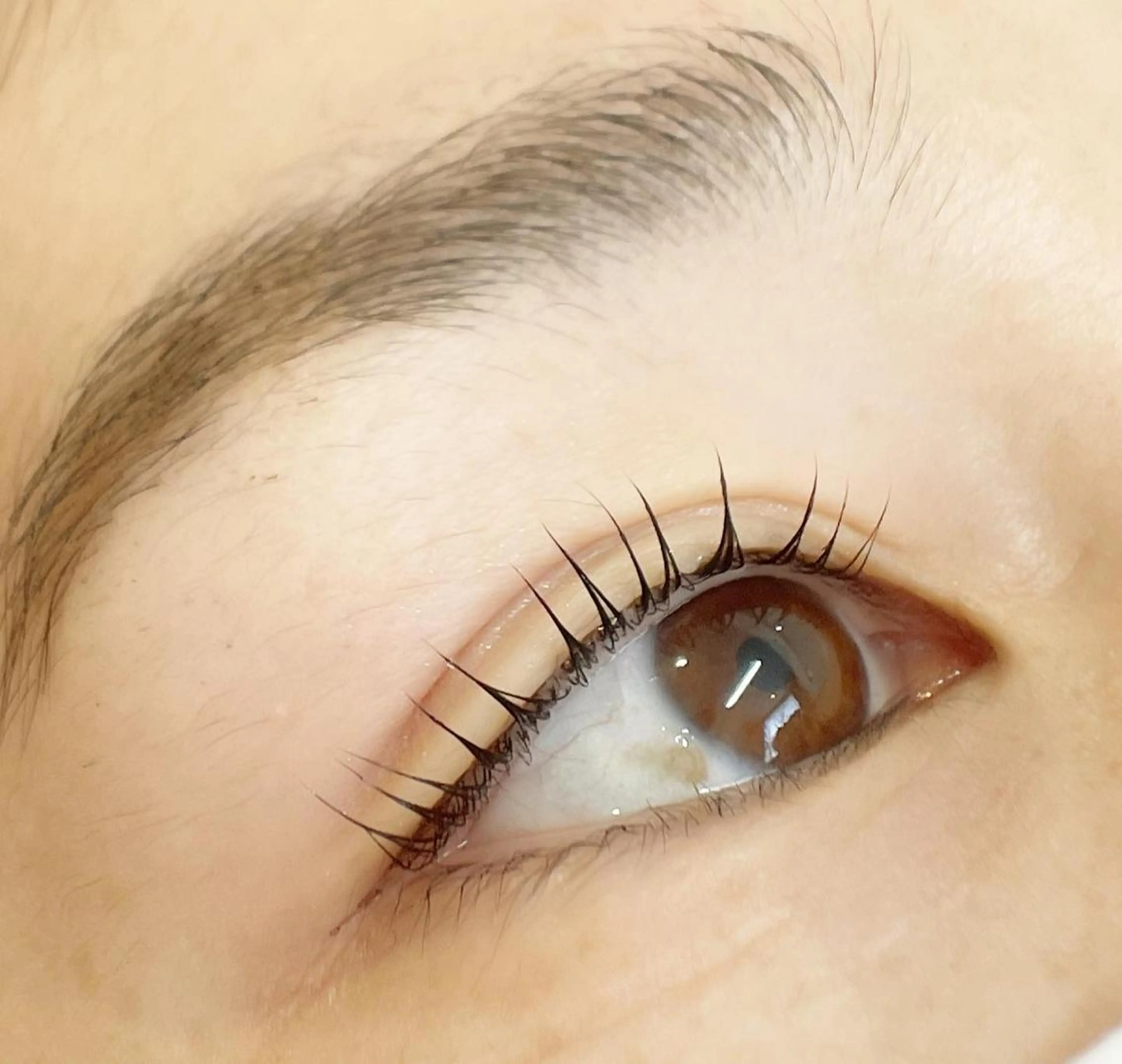 ネイル マツエク・マツパ まつげパーマ ボリュームラッシュ ジェルネイル ラメ(グリッター) ニュアンスネイル 髙橋 敦子のネイルデザイン