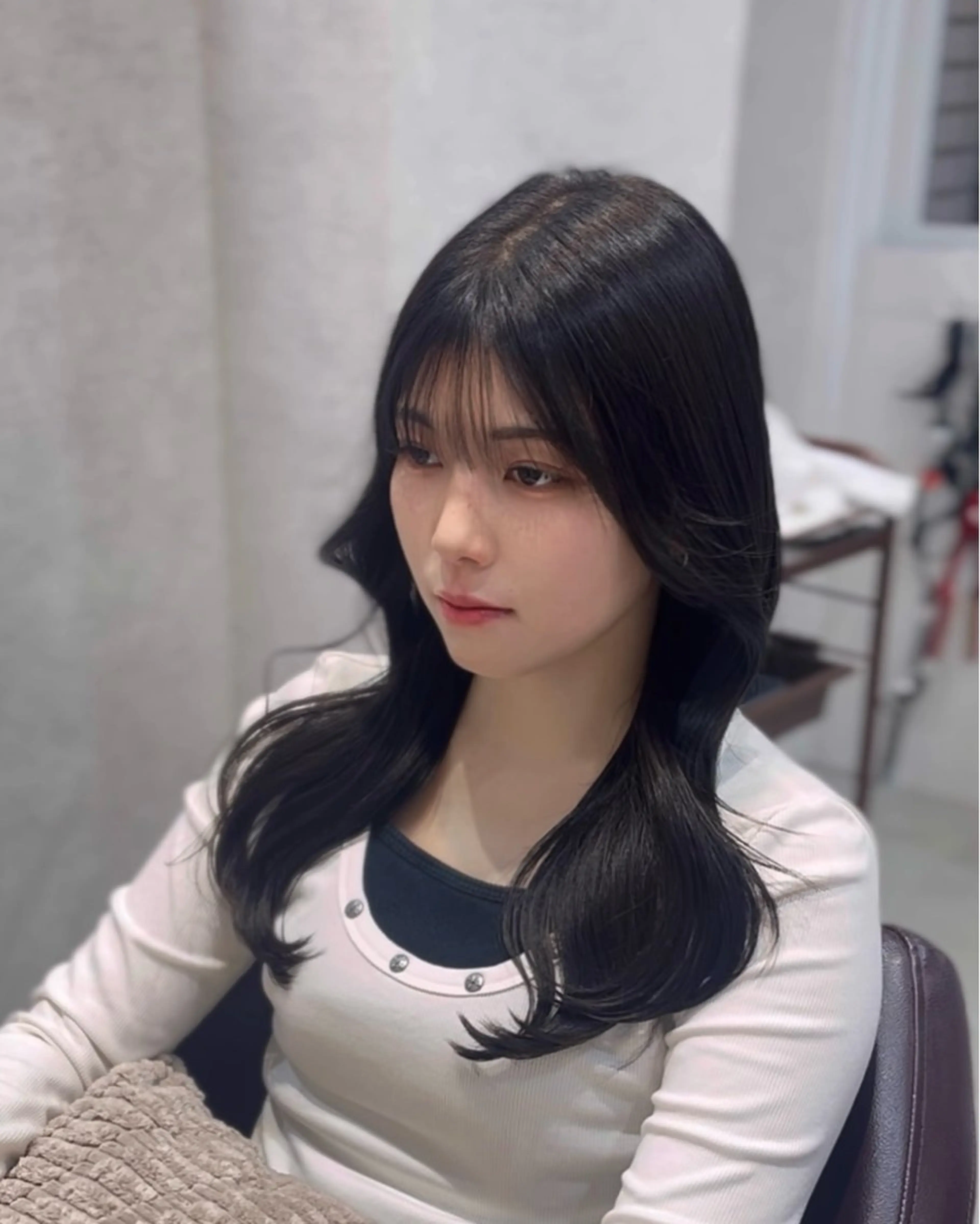 セミロング カラー suzuka/透明感 /顔周り/美髪矯正のヘアスタイル