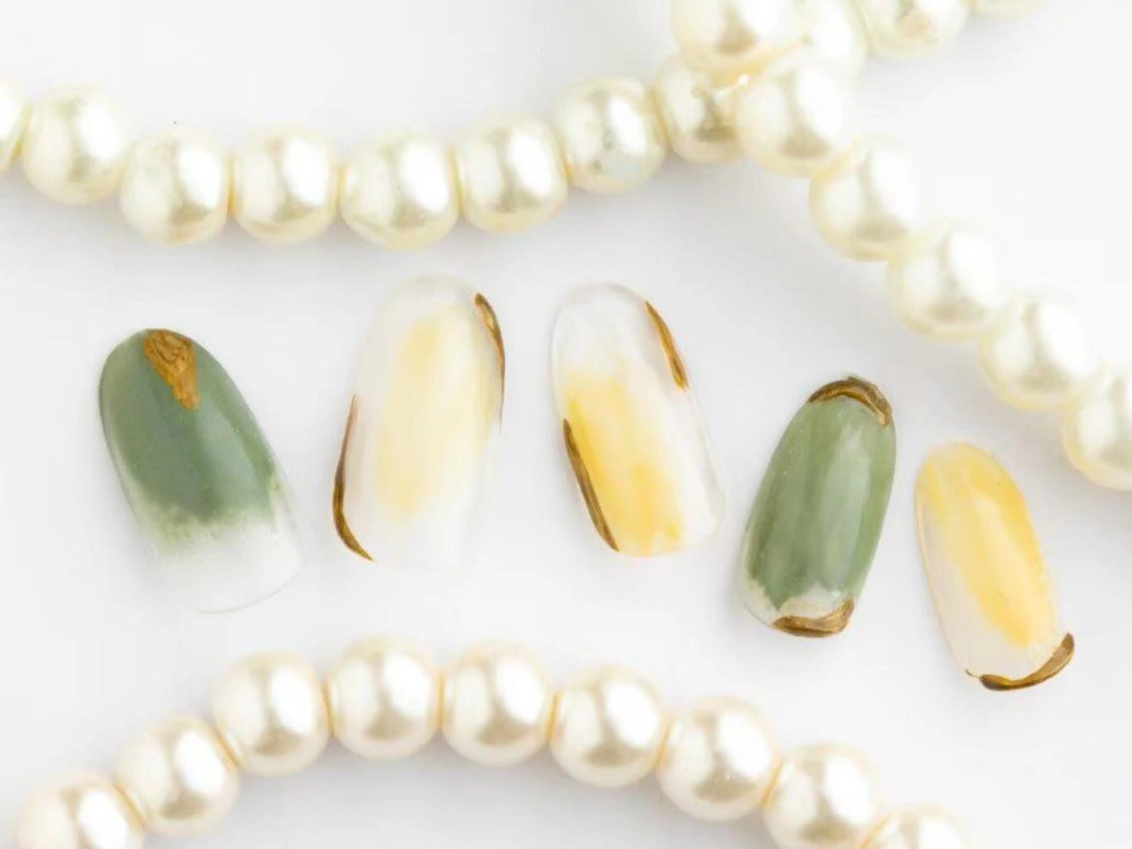 ネイル Tiary Nail Fのネイルデザイン