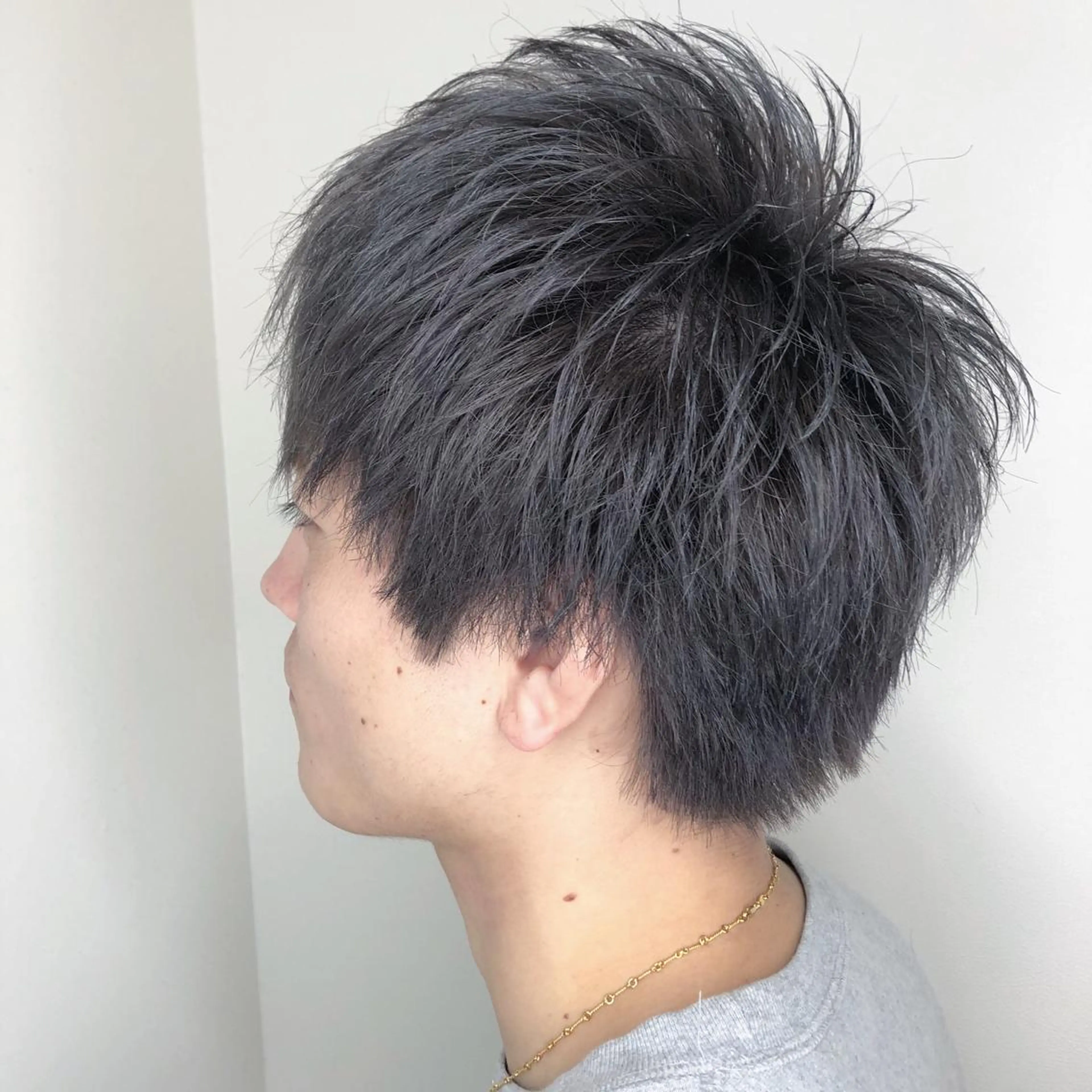 ショート カラー メンズ ダブルカラー グレージュ メンズヘア特化 崎田 成人のヘアスタイル