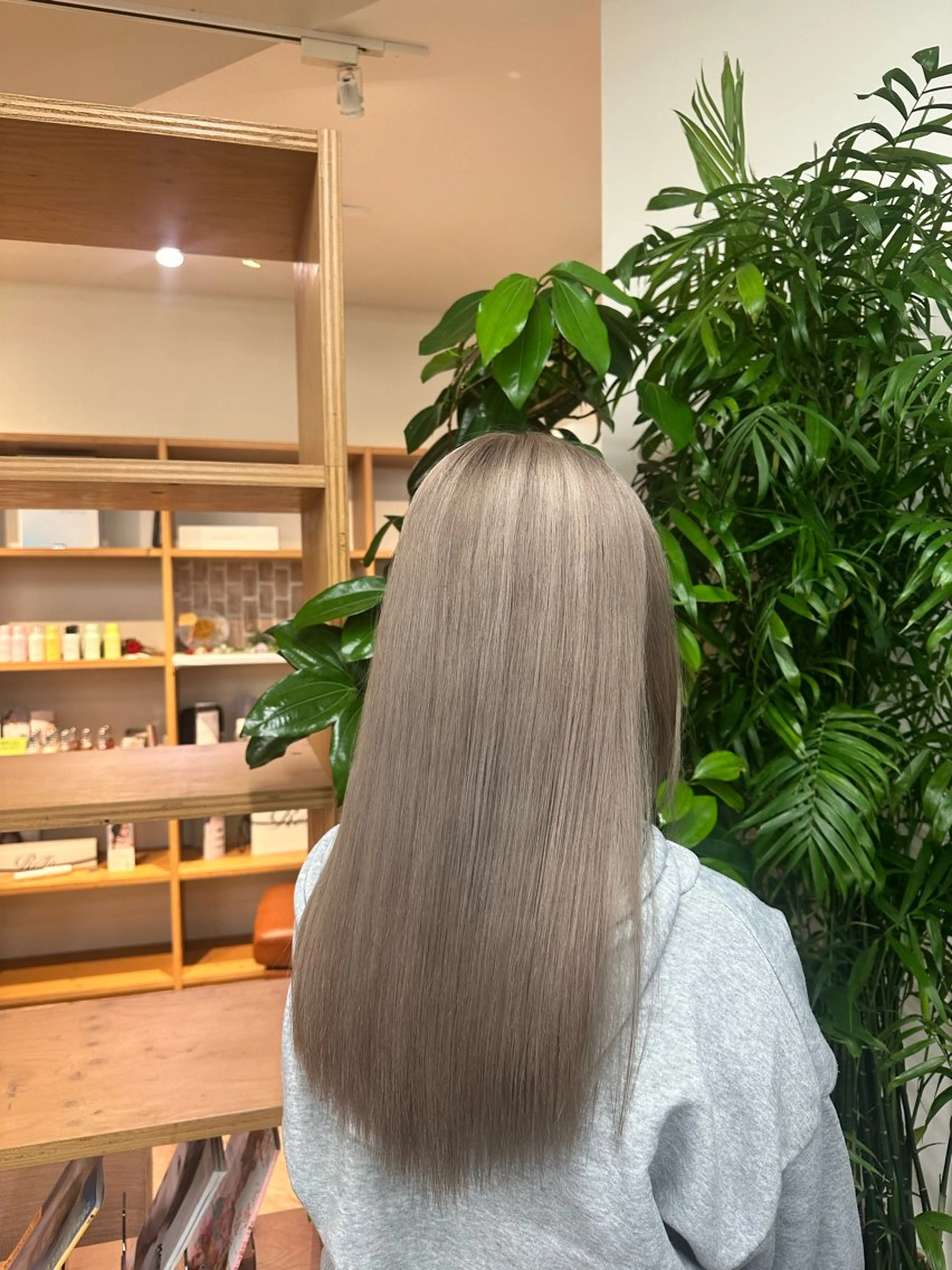 カラー ベージュカラー ミルクティーベージュ ブリーチカラー/ わきたちえ🌻のヘアスタイル