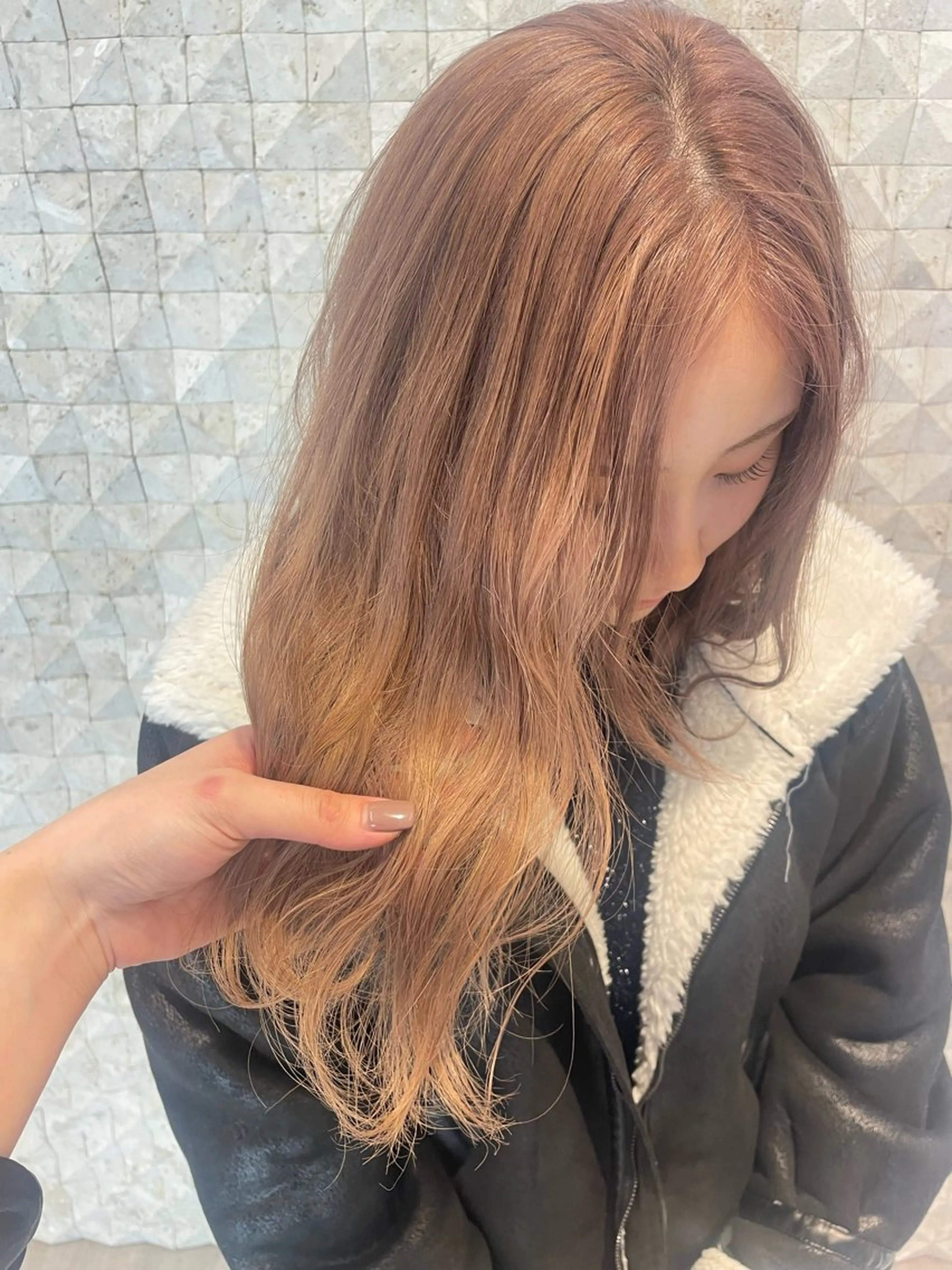 ケアブリーチ＋カラー　メンテナンスカット別途料金3300人気のベージュカラーからハイトーンまで🎀の写真