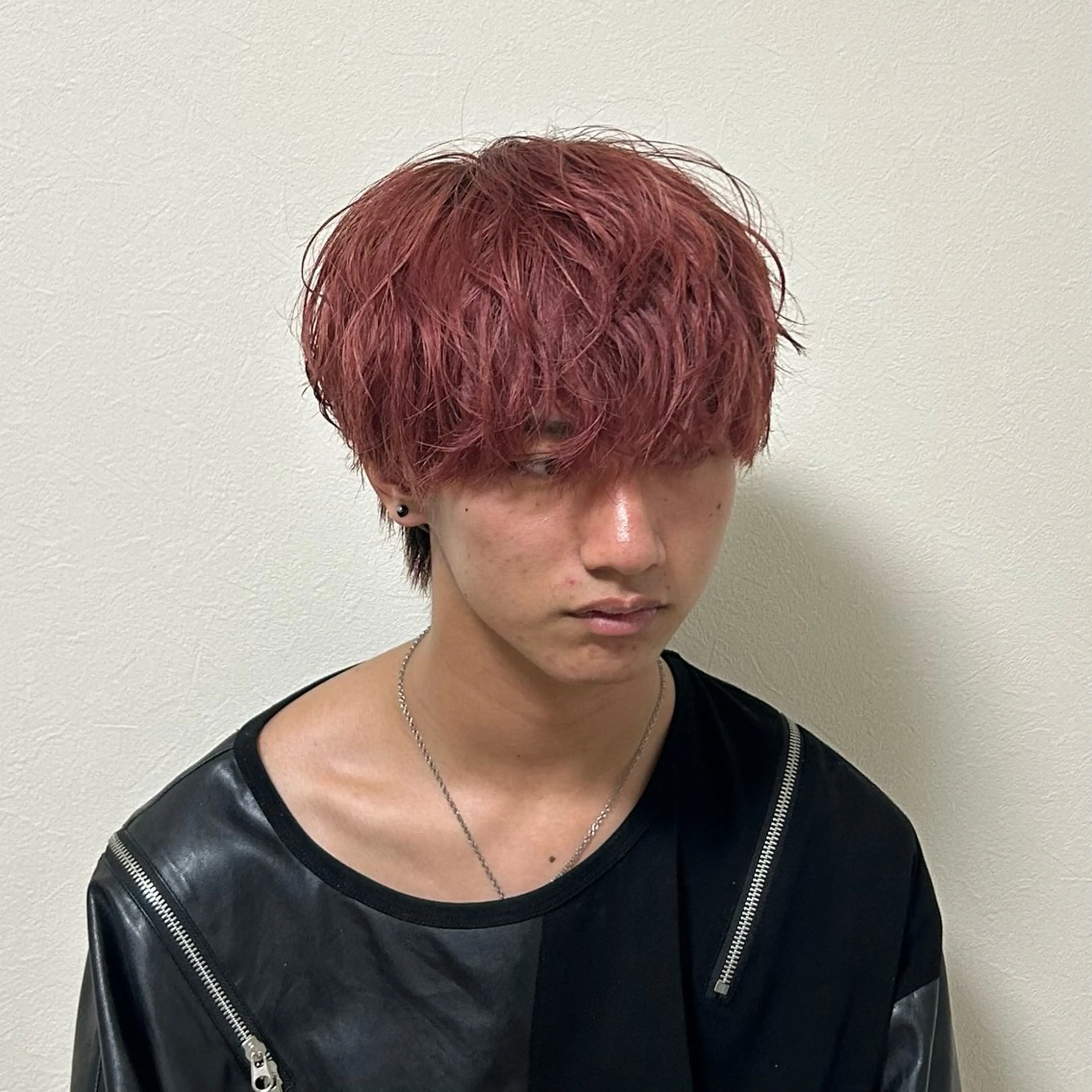 セミロング フェザー/シャドウ/ メッシュパーマのヘアスタイル