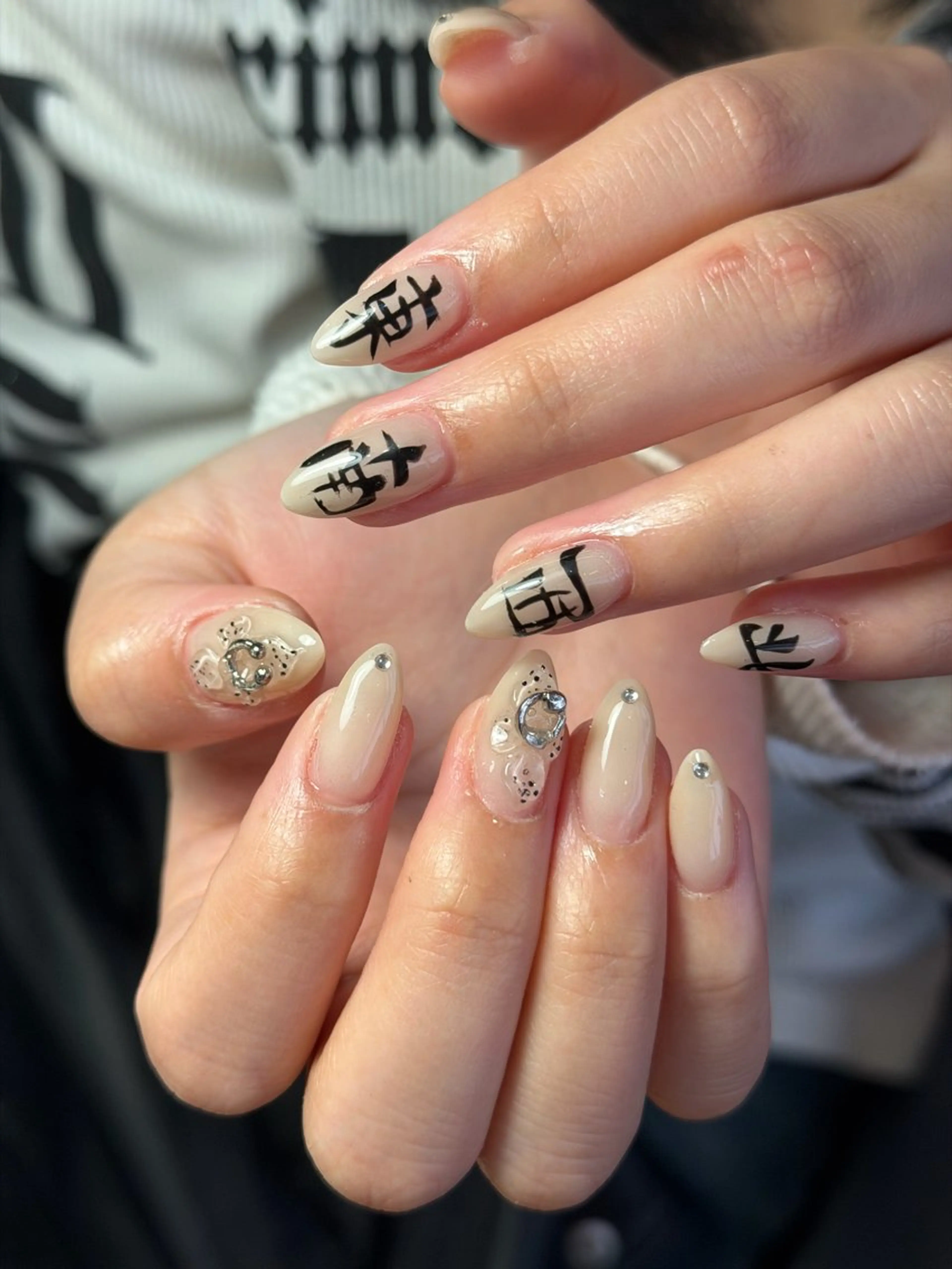 ネイル ジェルネイル キラキラネイル 韓国ネイル レース ロングネイル ハンドネイル CoMo Nailのネイルデザイン