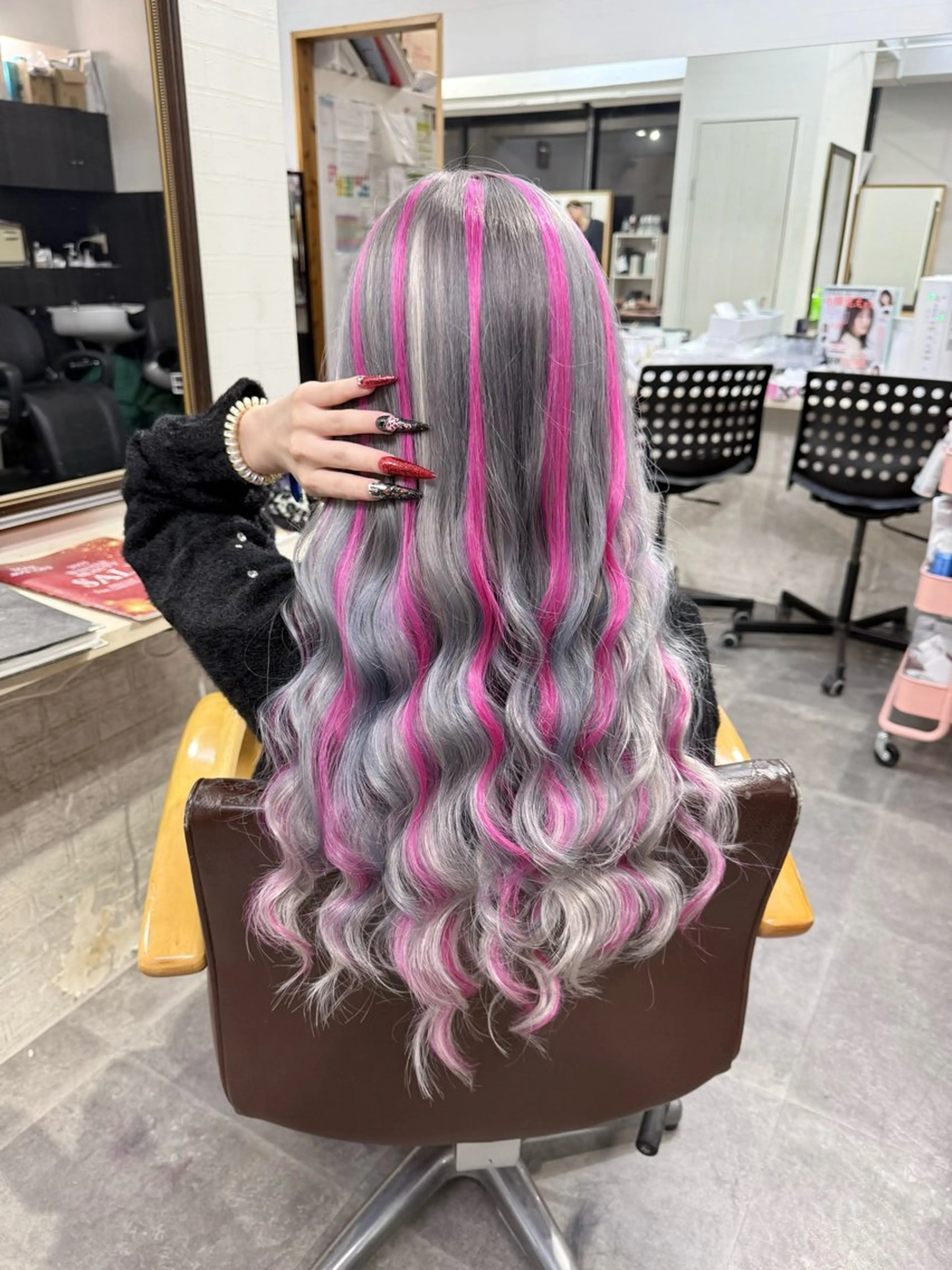 ロング カラー ブリーチカラー特化 U-topia小島のヘアスタイル