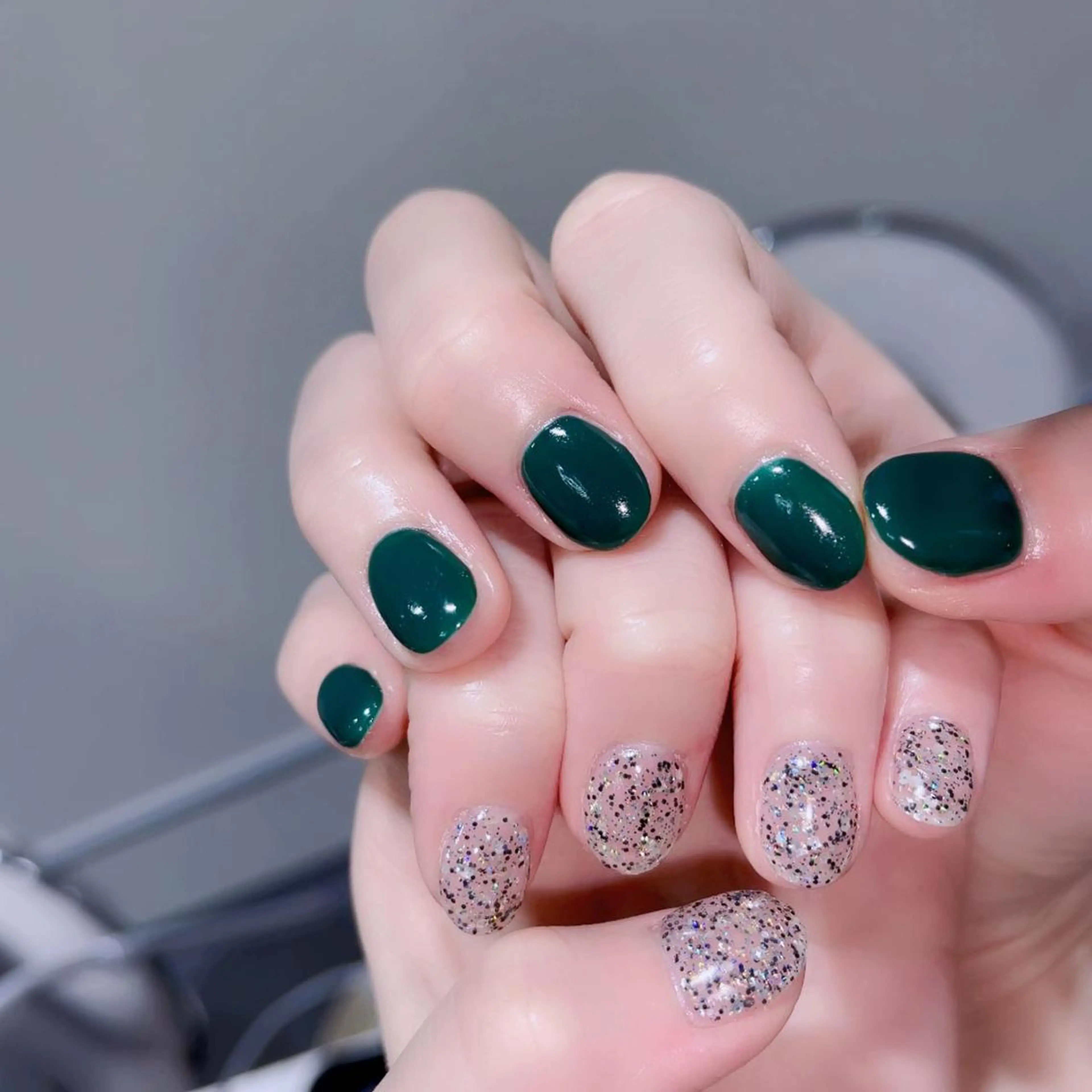 ネイル ホログラムネイル Queens ciciのネイルデザイン