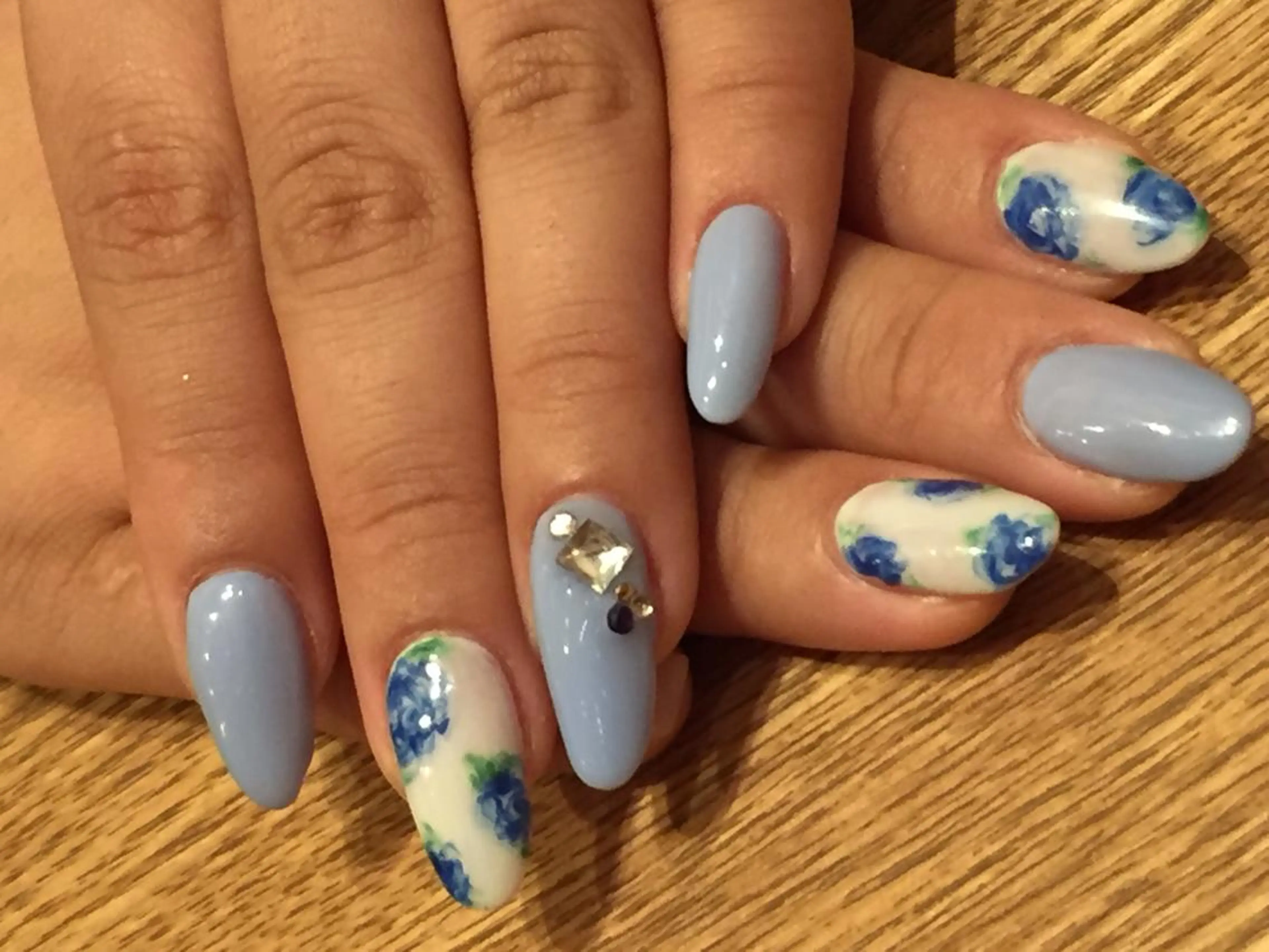 ネイル Sympa 𝓜iwako🐰ᩚのネイルデザイン