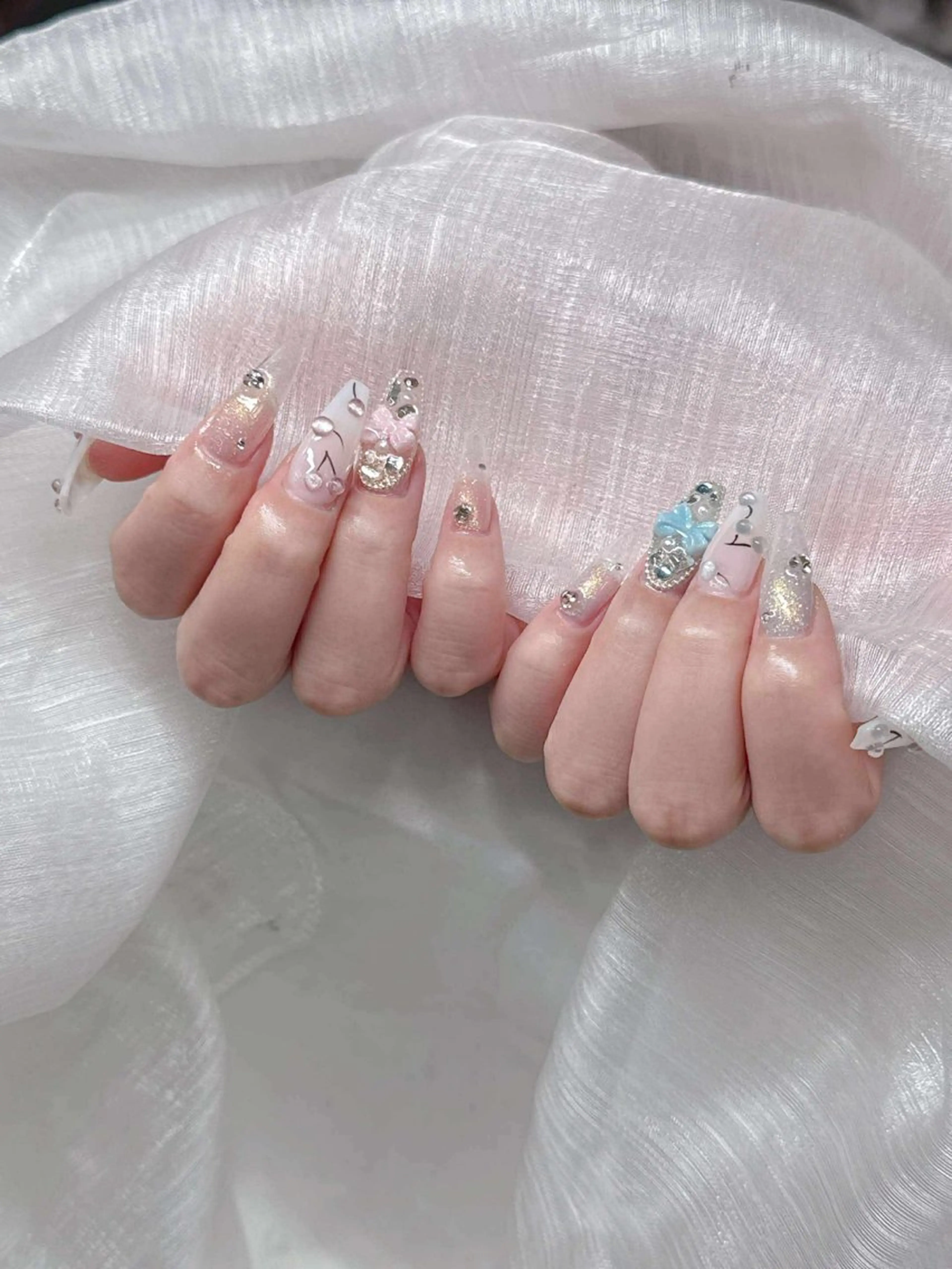 ネイル ハンドネイル Lee Nailsのネイルデザイン