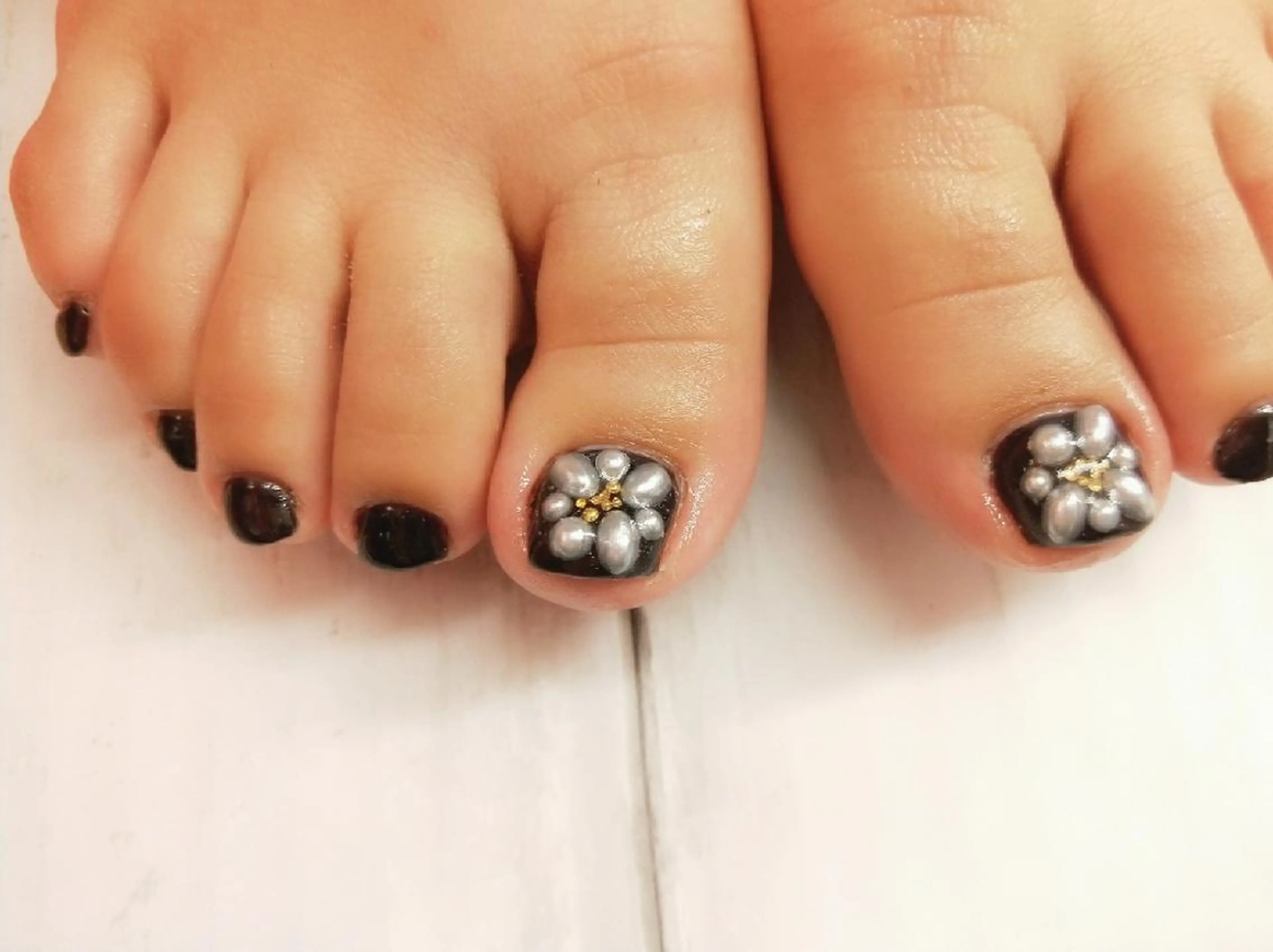 ネイル フットネイル R'well所属・はばすみれ🎀ﾈｲﾙ 光ﾌｪｲｼｬﾙ ﾍｱのネイルデザイン