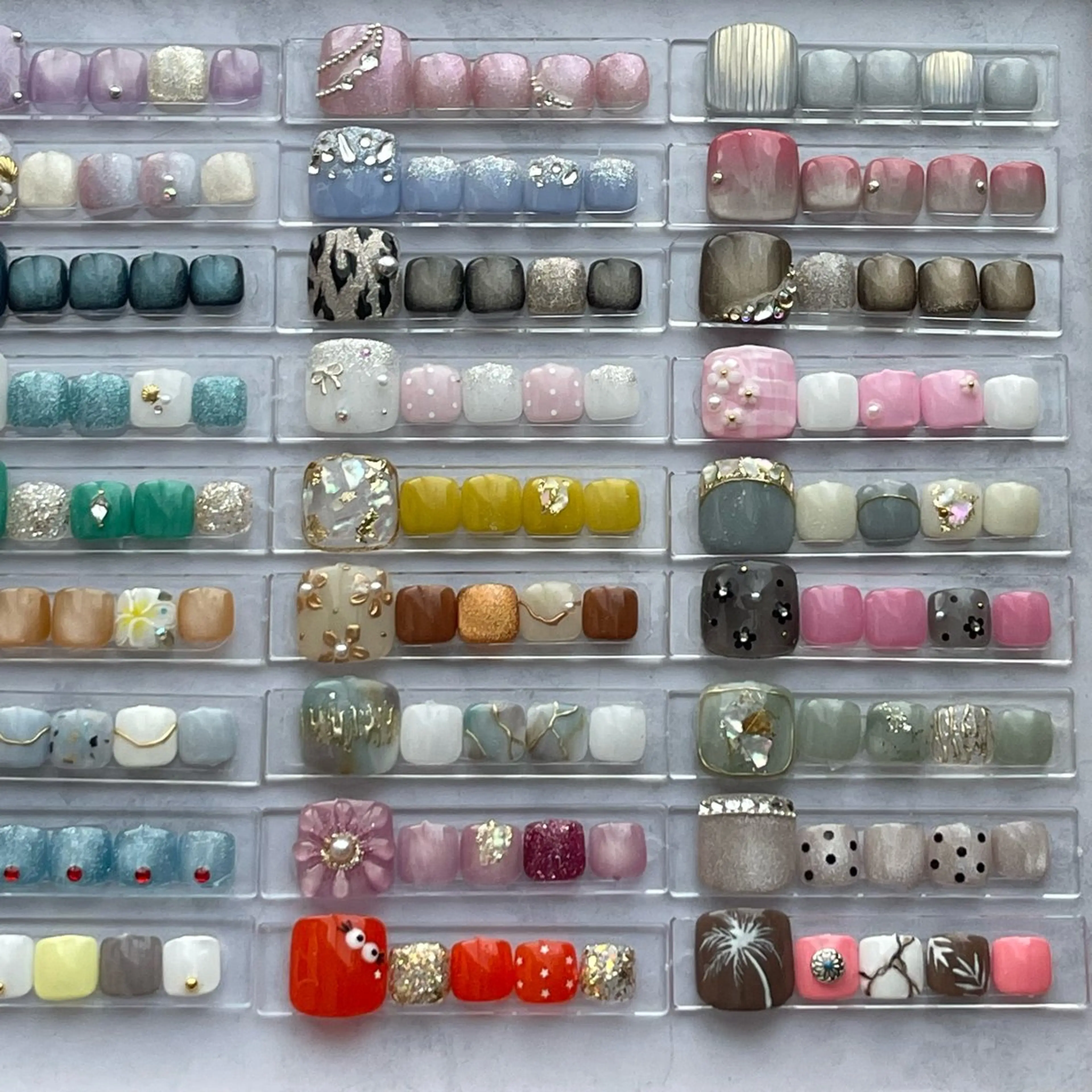 ネイル フットネイル Luccica nailのネイルデザイン