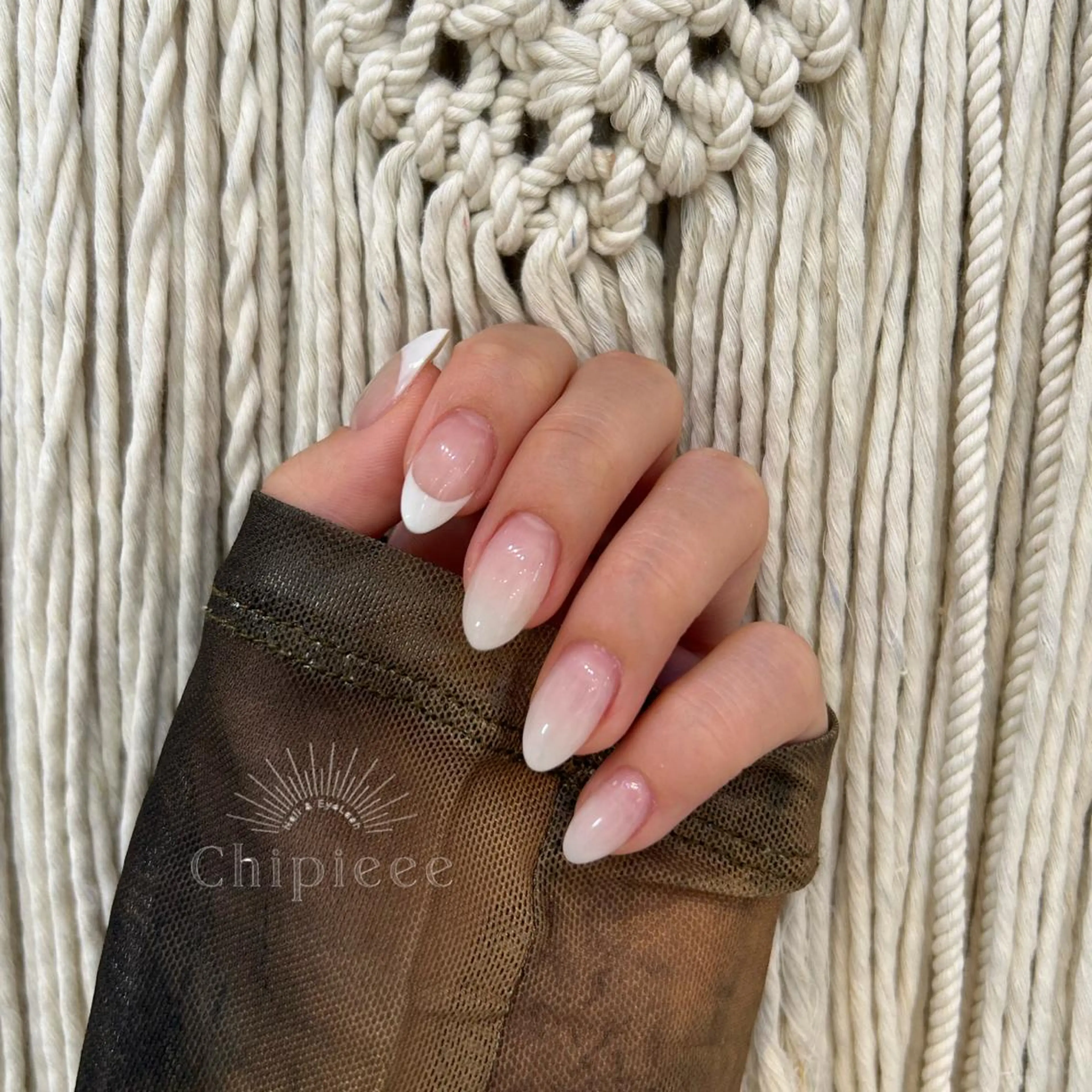 ネイル フレンチネイル グラデーション Chipieee manamiのネイルデザイン