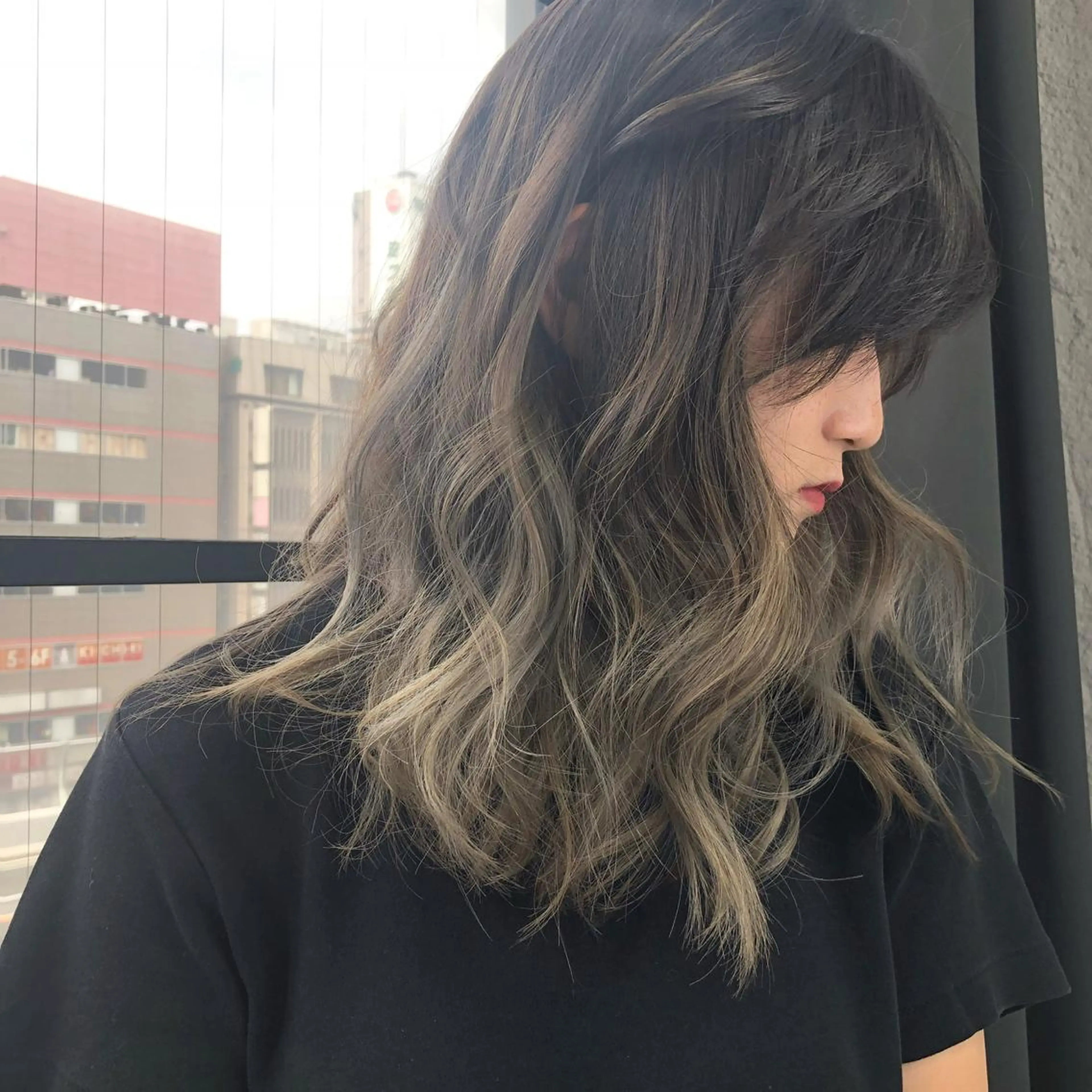 セミロング カラー アッシュ 黒髪 ORIKA 美容室のヘアスタイル