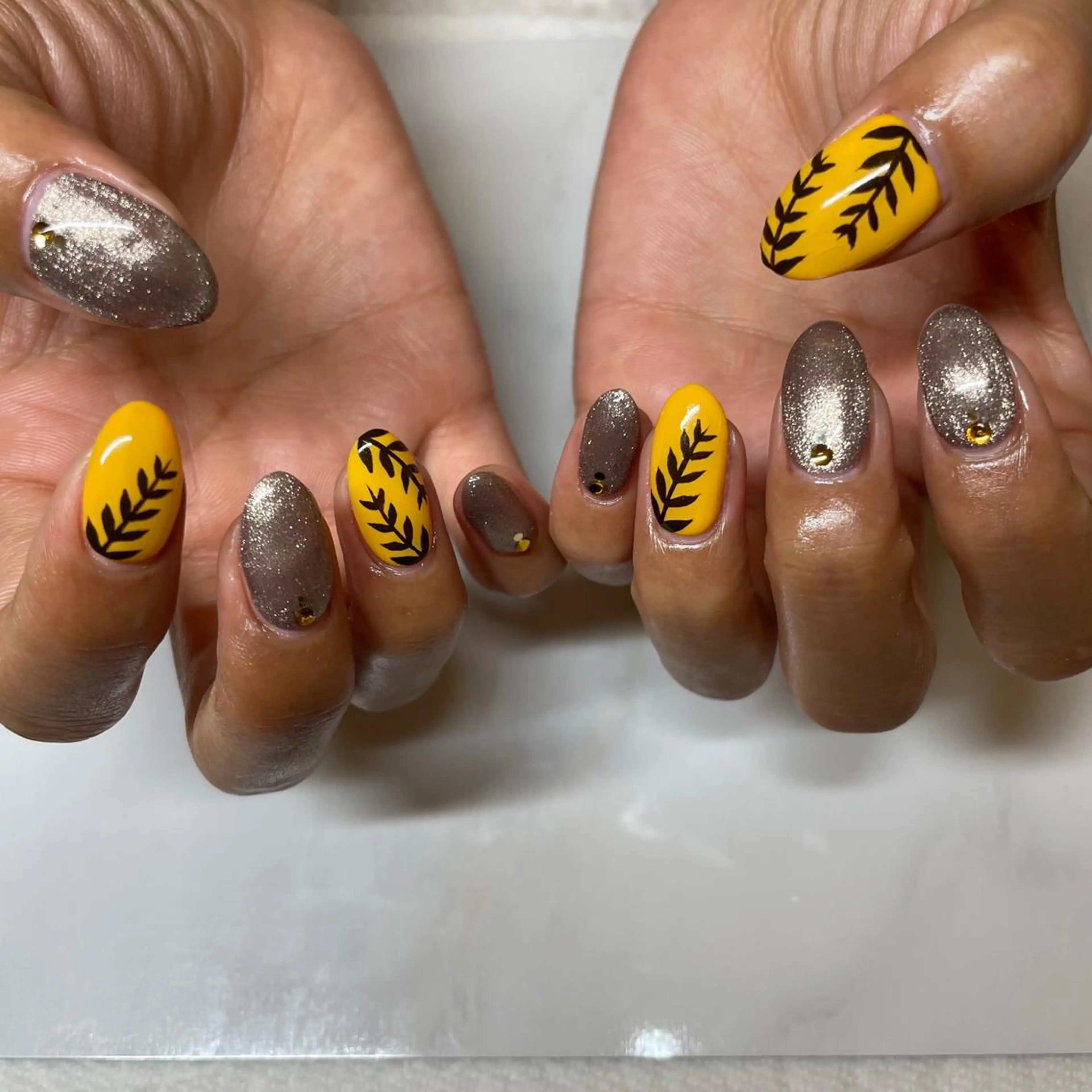 ネイル ハンドネイル フットネイル Nail salon LuaRのネイルデザイン