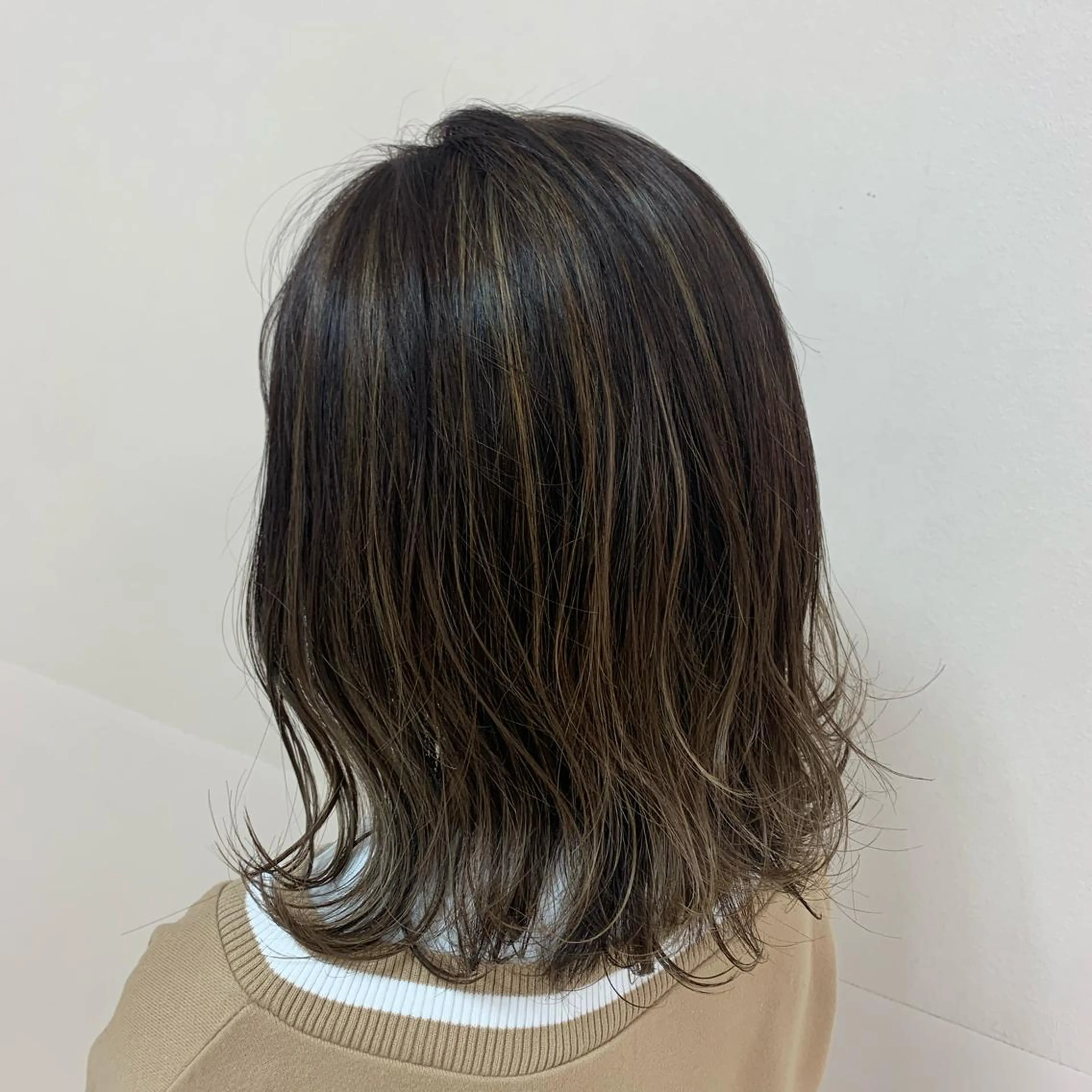 ミディアム カラー ヘアアレンジ ヘアカラー トリートメント 【Sweep】おじま のぞみのヘアスタイル