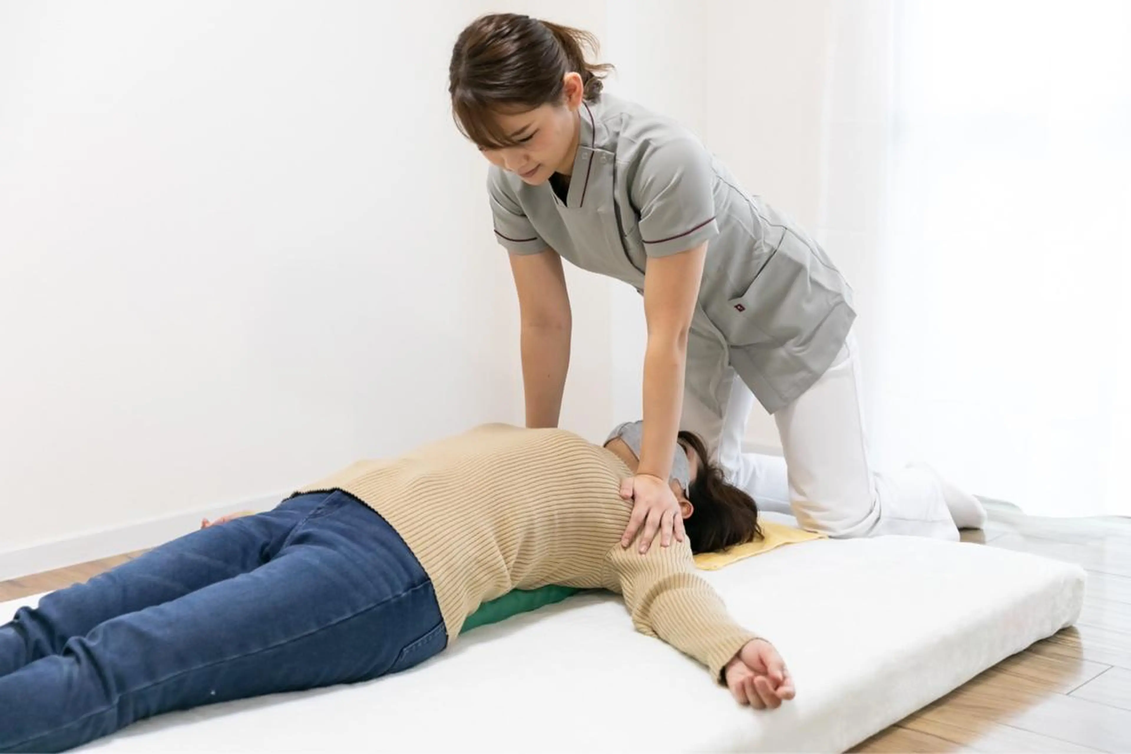 〔本気で猫背を良くしたい！✨️〕猫背・まき肩改善コース 60分  メンズもオススメ✨の写真