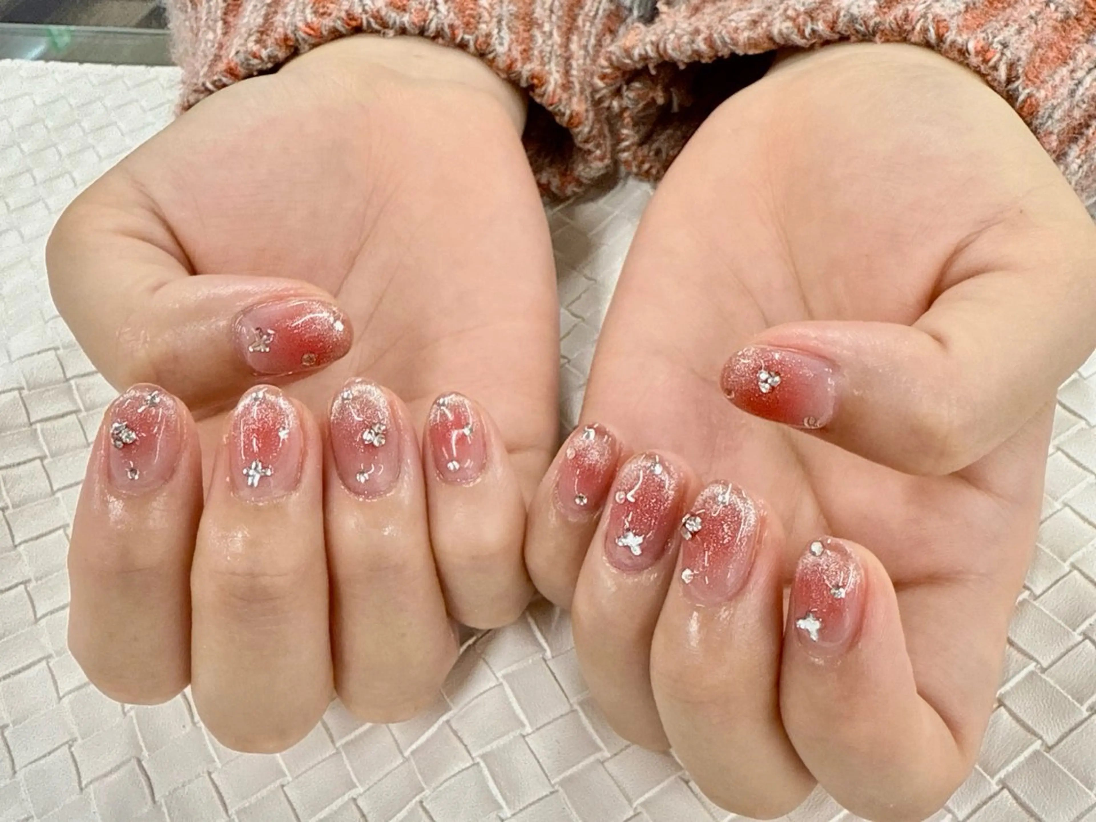 ネイル 長さ出し フットネイル フレンチネイル ジェルネイル ガーリー ハンドネイル NYネイルサロン 千葉中央店のネイルデザイン