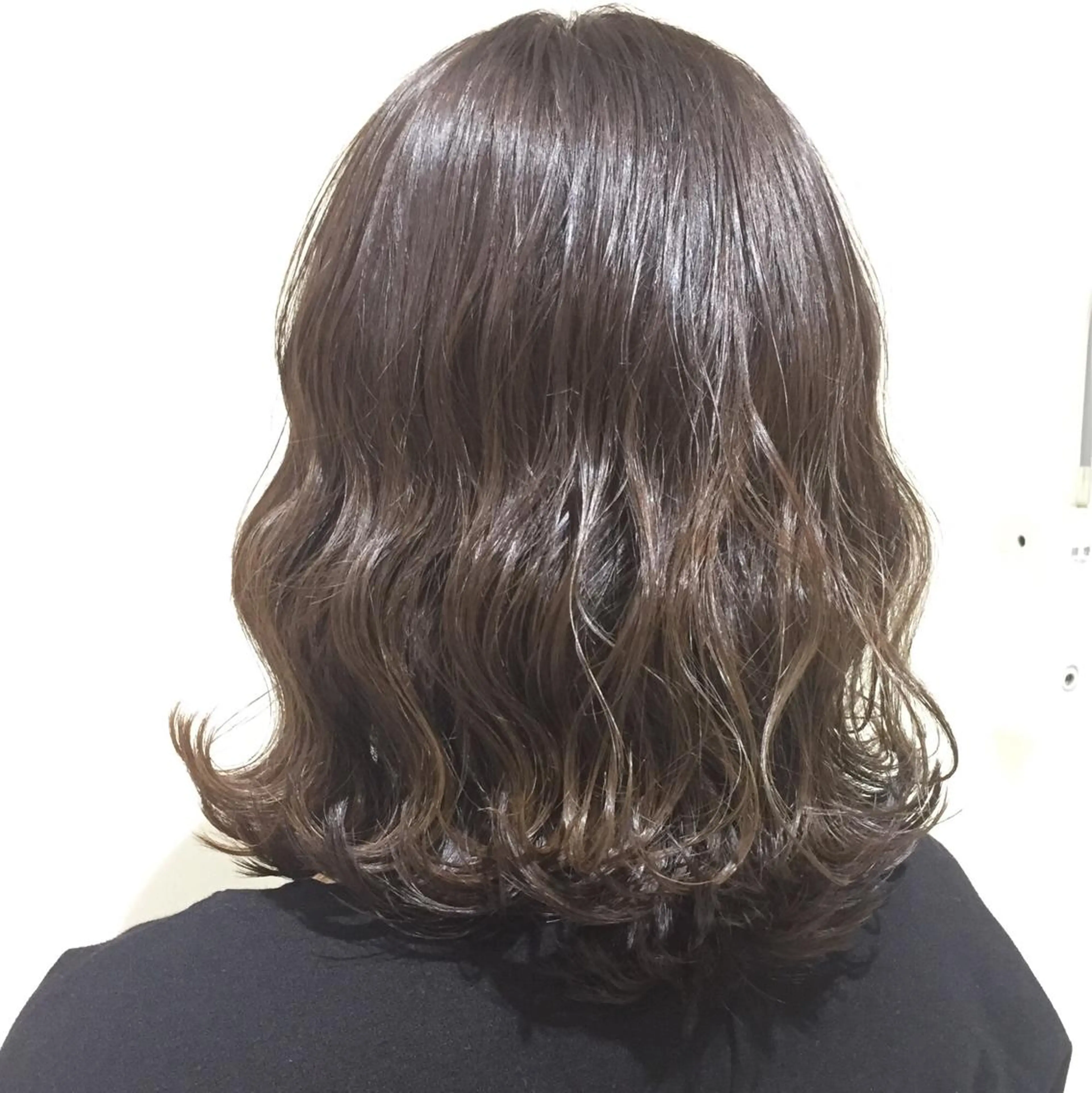 カラー グレージュ 中林 由佳のヘアスタイル