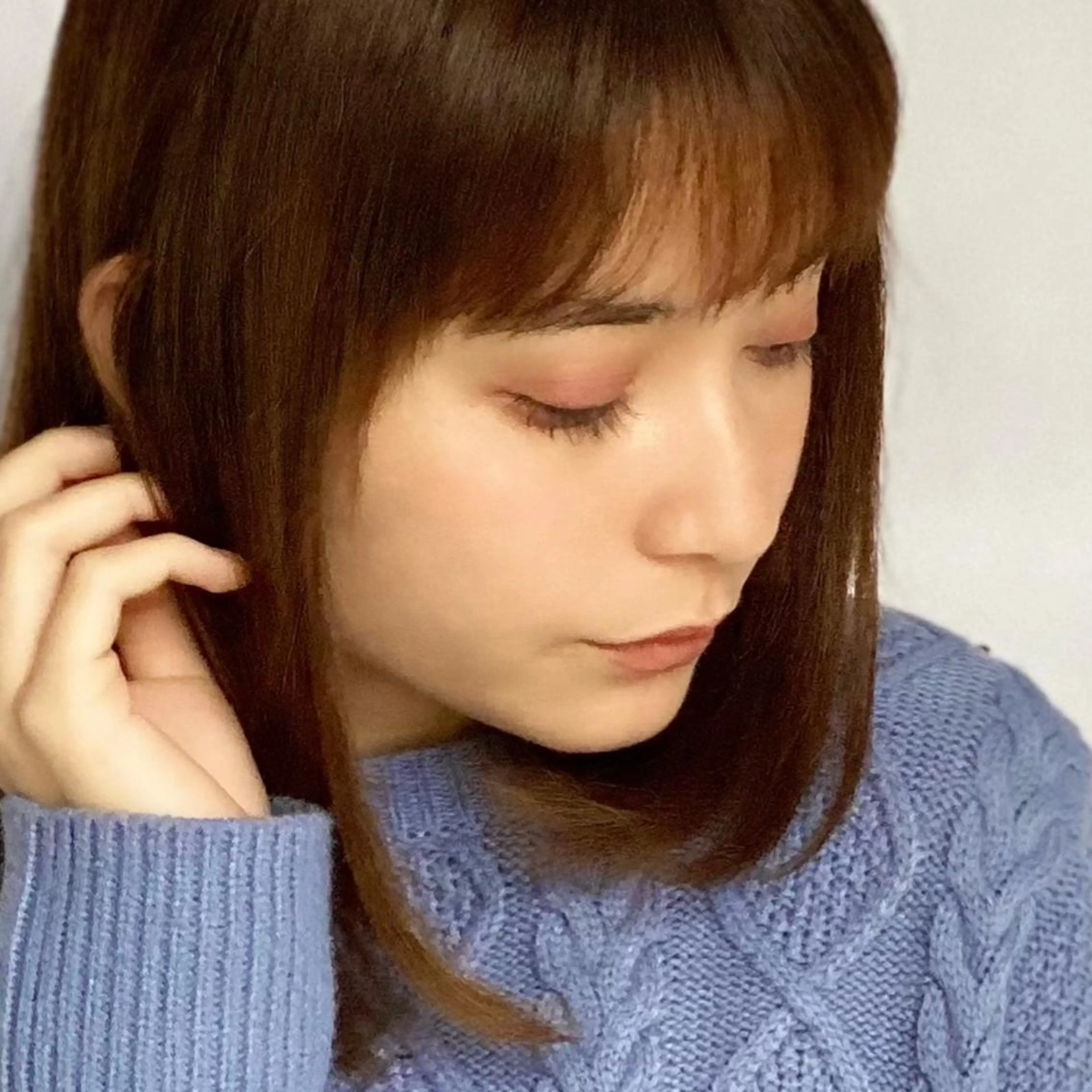 ミディアム 髙井 麻帆のヘアスタイル