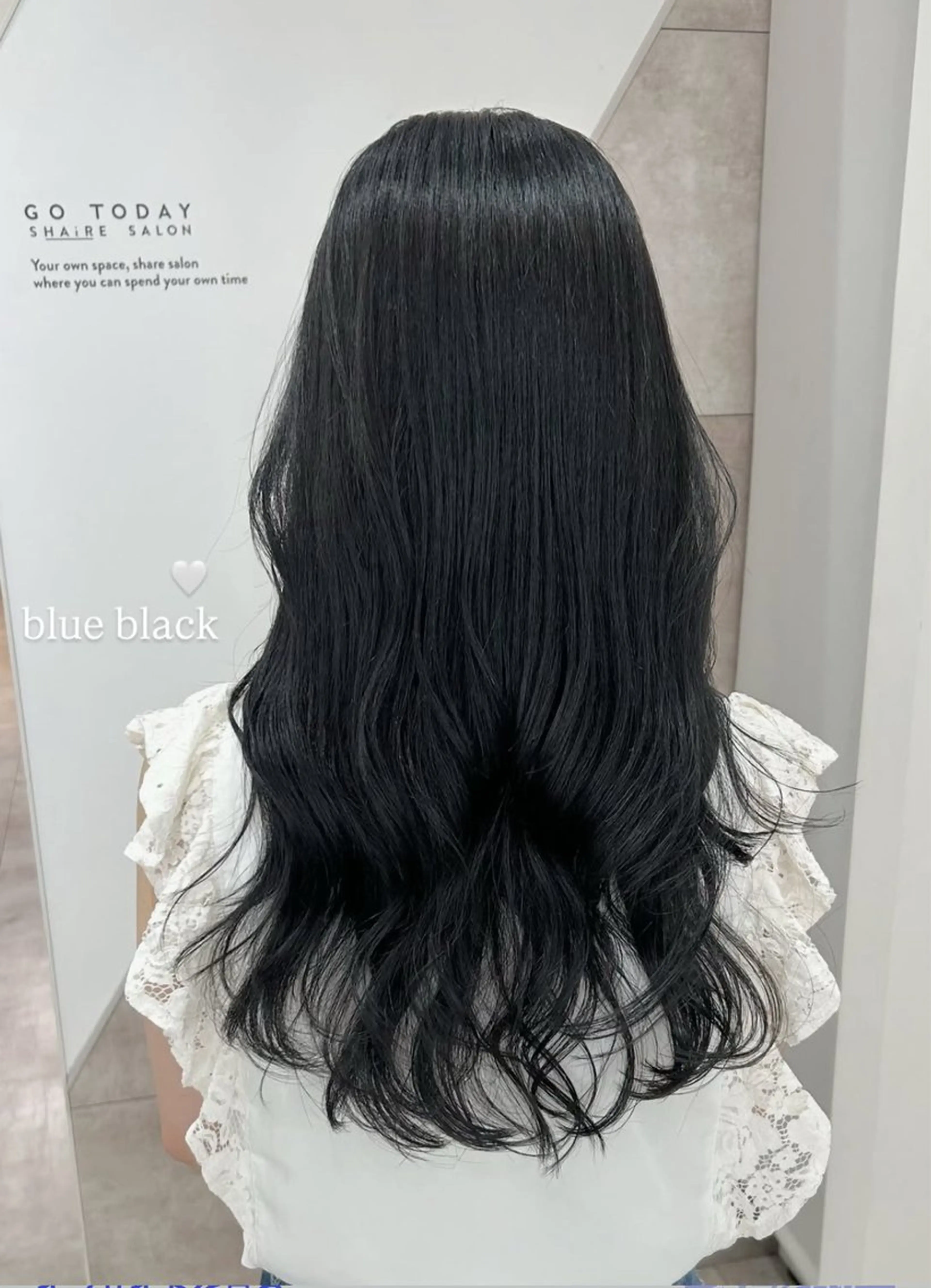 ロング カラー 黒髪 ブルーカラー ブルーブラック 透明感カラー カット ヘアカラー SAKINO． ベージュカラーのヘアスタイル
