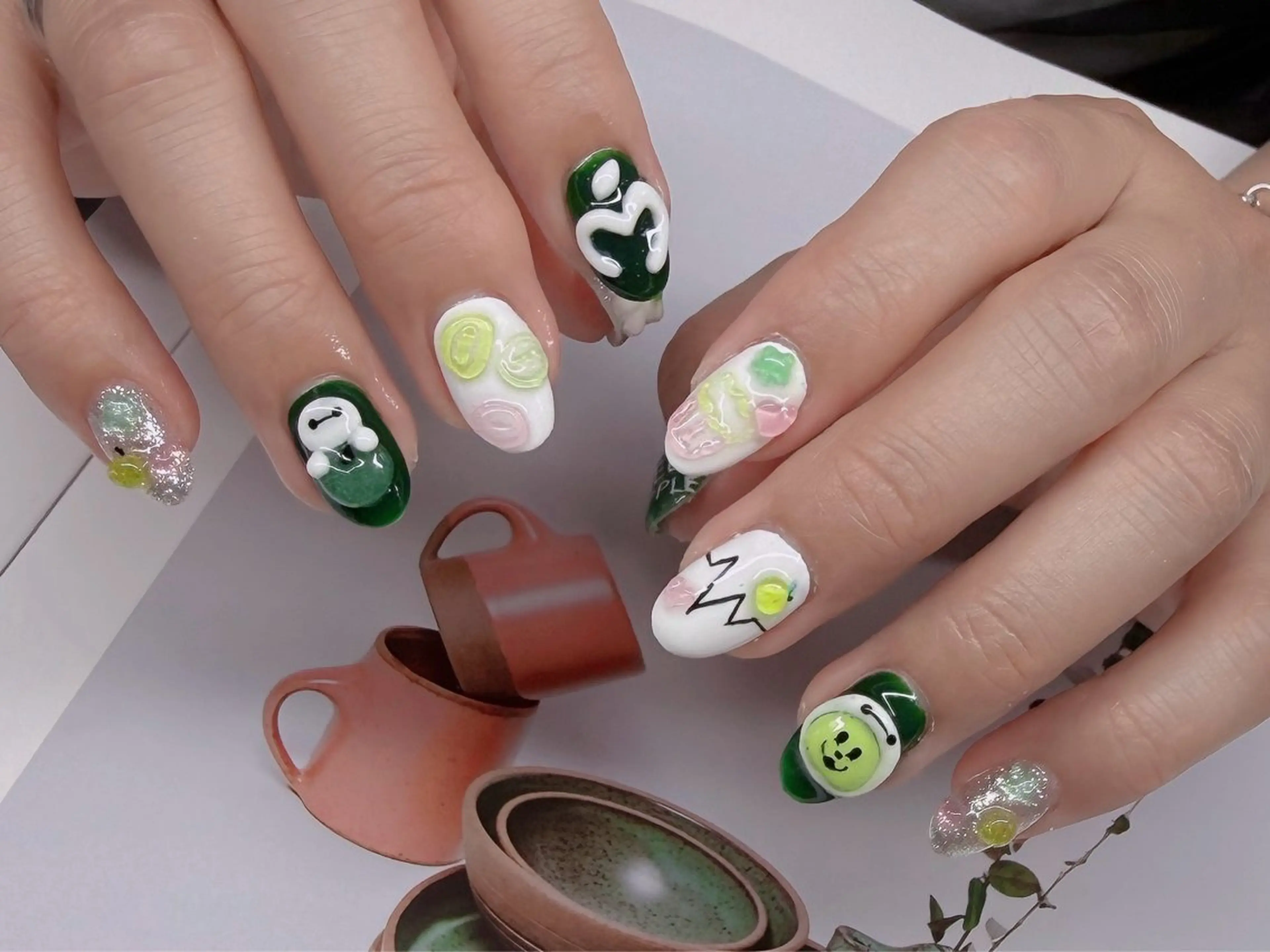 ネイル ハンドネイル Mira Nail Studioのネイルデザイン