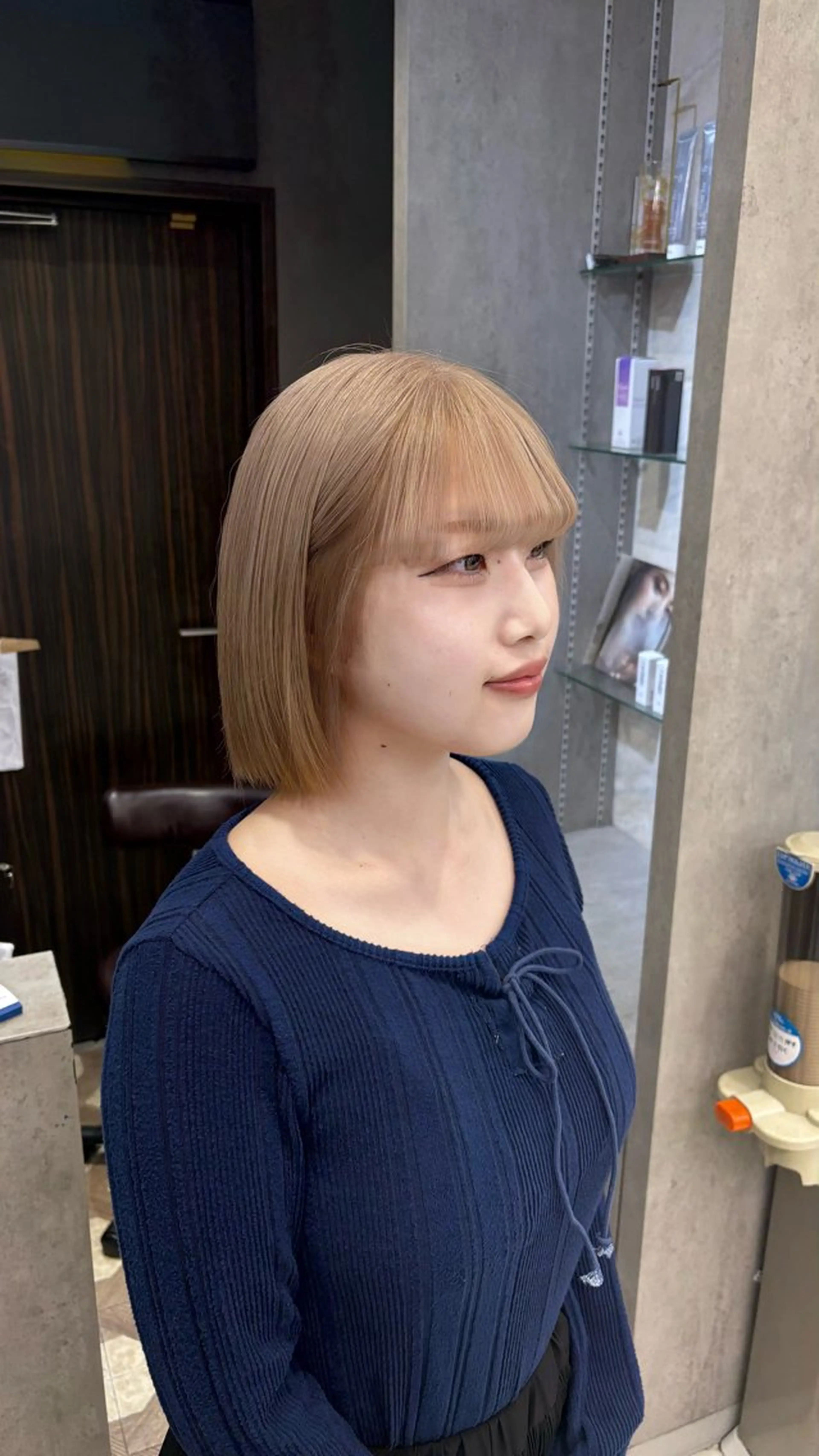 ミディアム カラー ベージュカラー 透明感カラー ミルクティーベージュ ハイトーン/レイヤー /ボブ/咲良のヘアスタイル