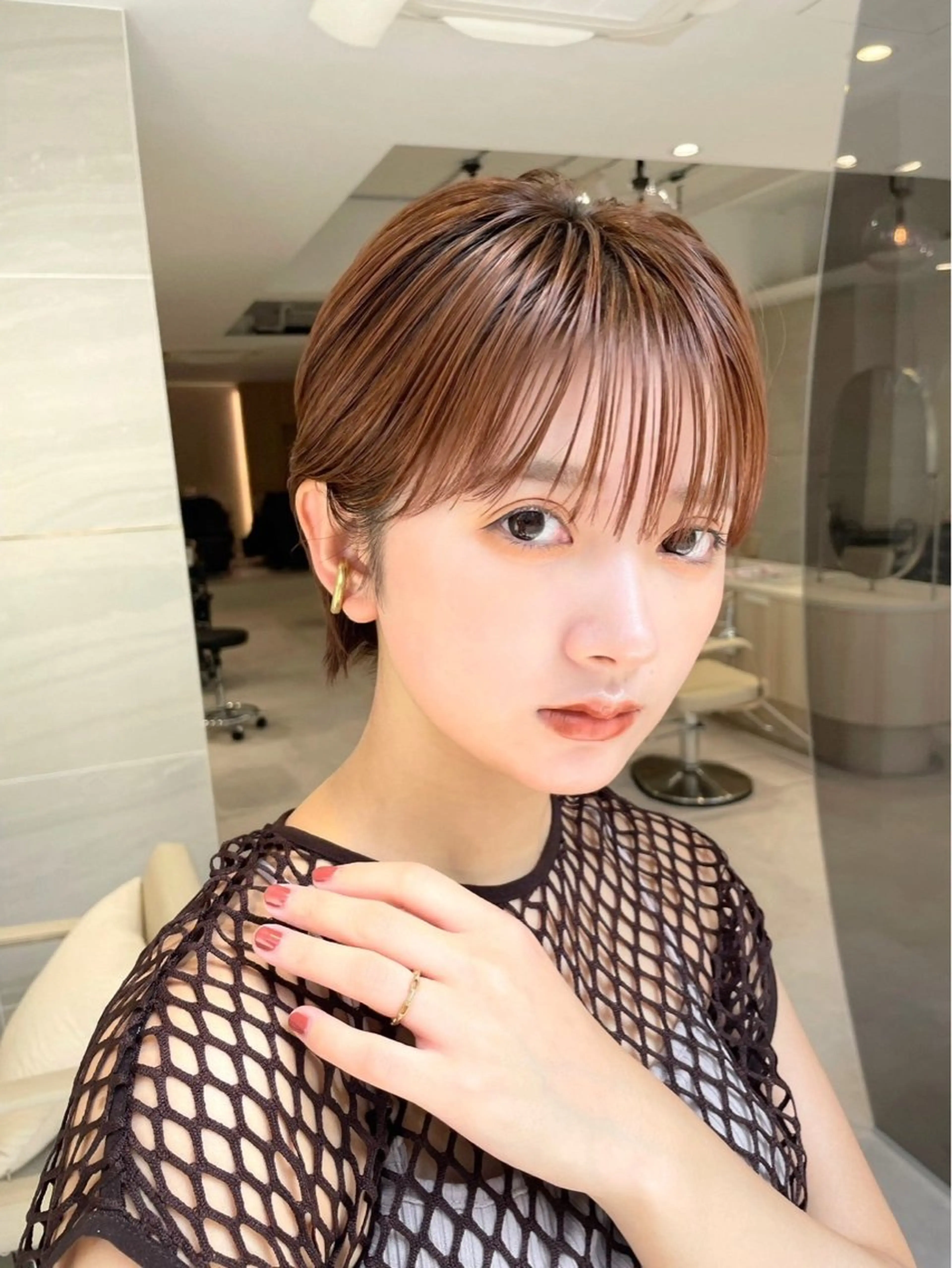 ショート カラー デザインカット 顔周りカット 韓国風ヘア レイヤーカット 似合わせカット 1日1名様限定 予約可能のヘアスタイル