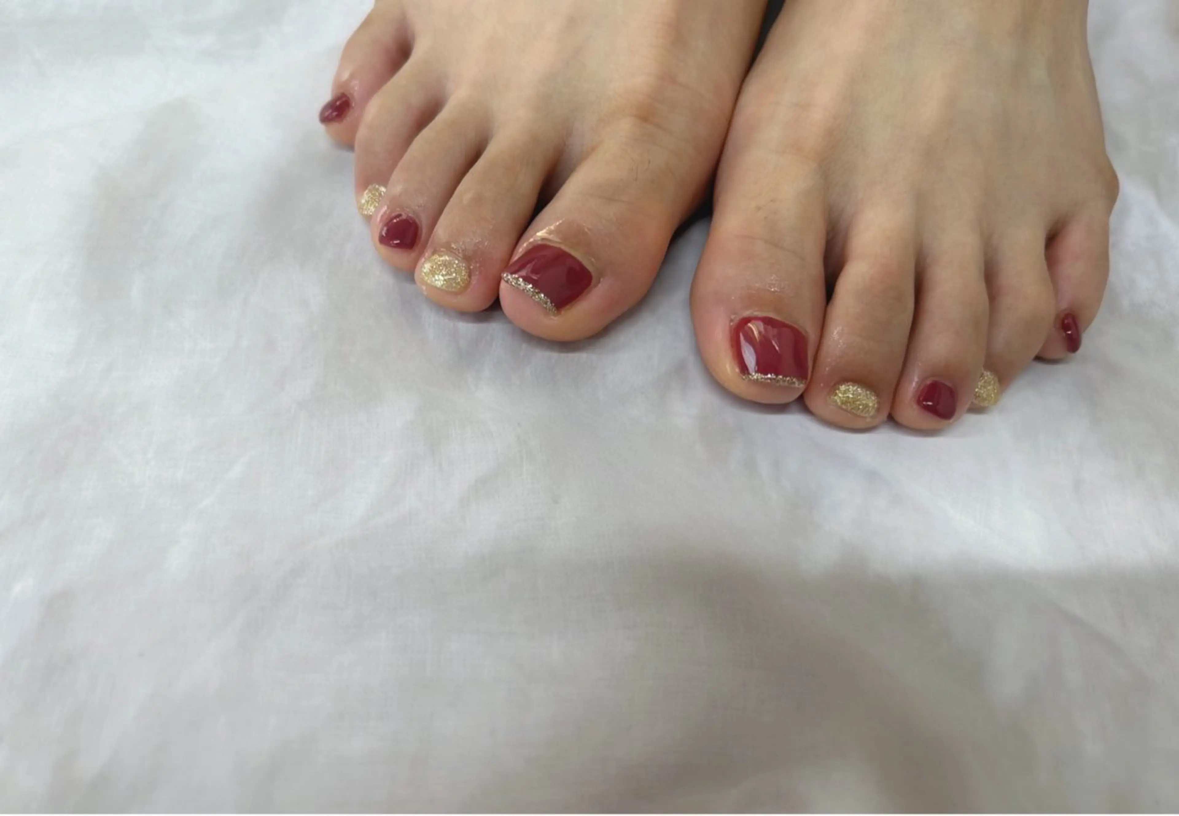 ネイル フレンチネイル ラメ(グリッター) フットネイル Nail Salon agré所属・agré ネイルサロン　アグレのネイルデザイン