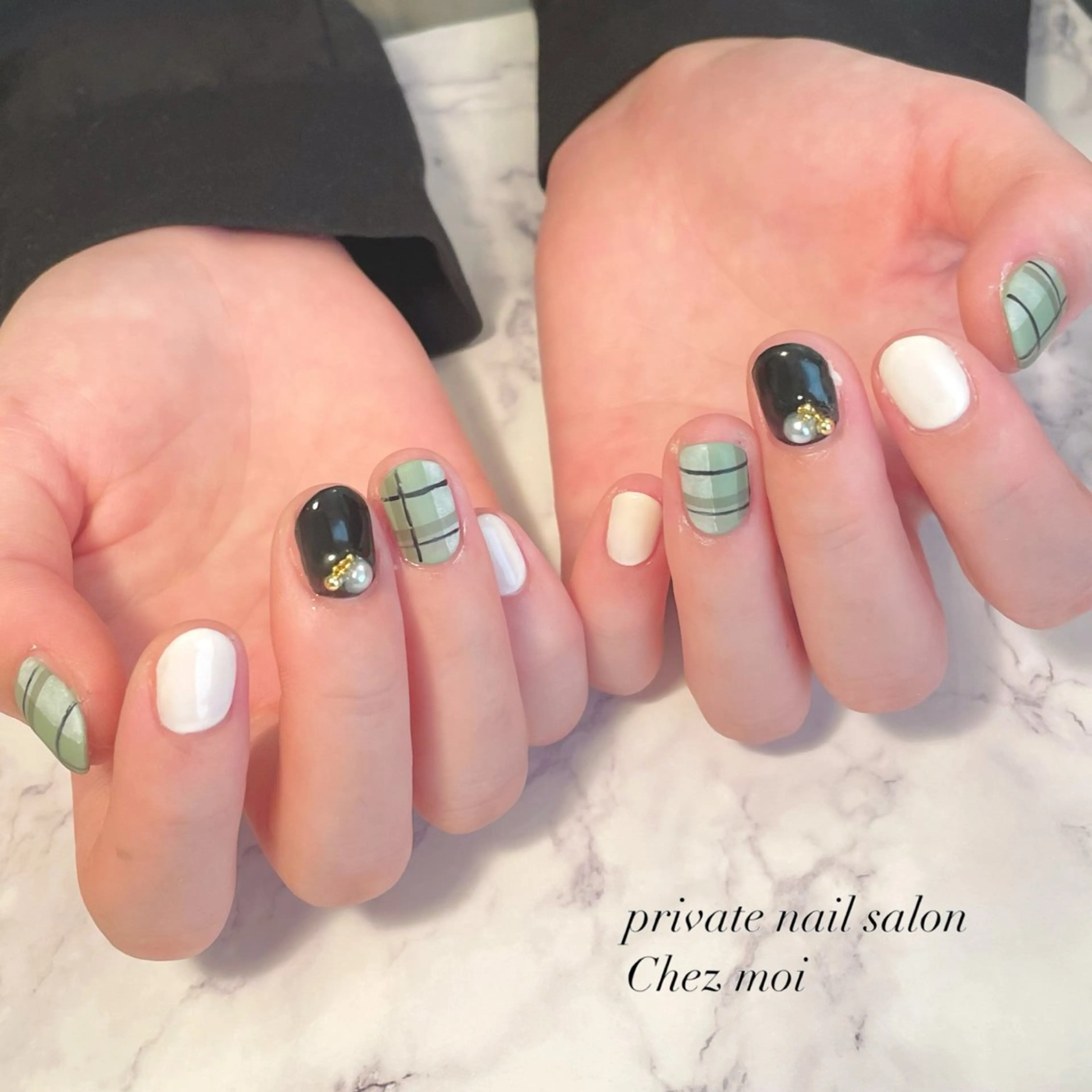 ネイル KOMINE TOMOKOのネイルデザイン