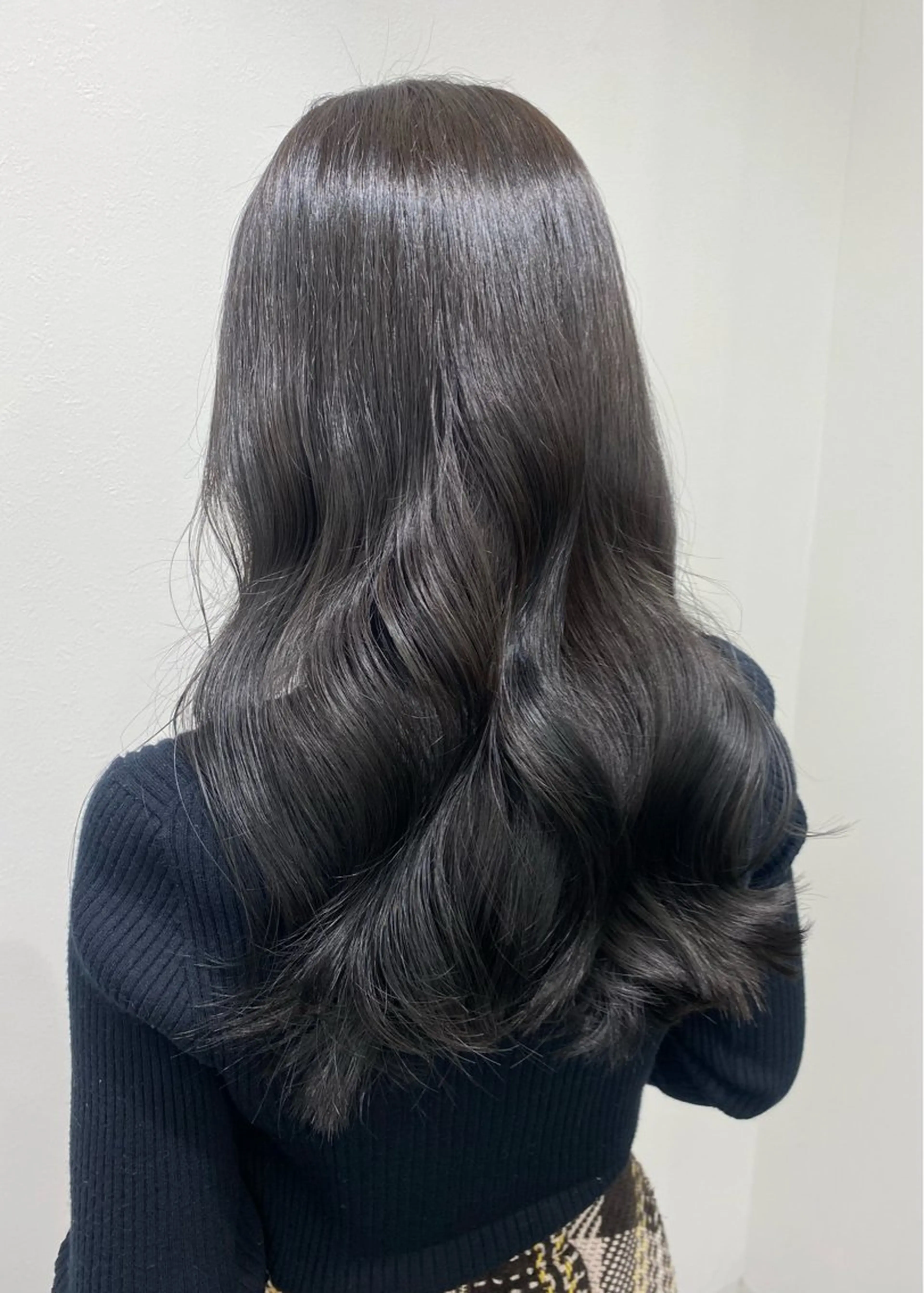 ロング カラー グレージュ オリーブグレージュ オリーブグレー カット ヘアカラー トリートメント anli所属・tomomi /レイヤーカットのヘアスタイル