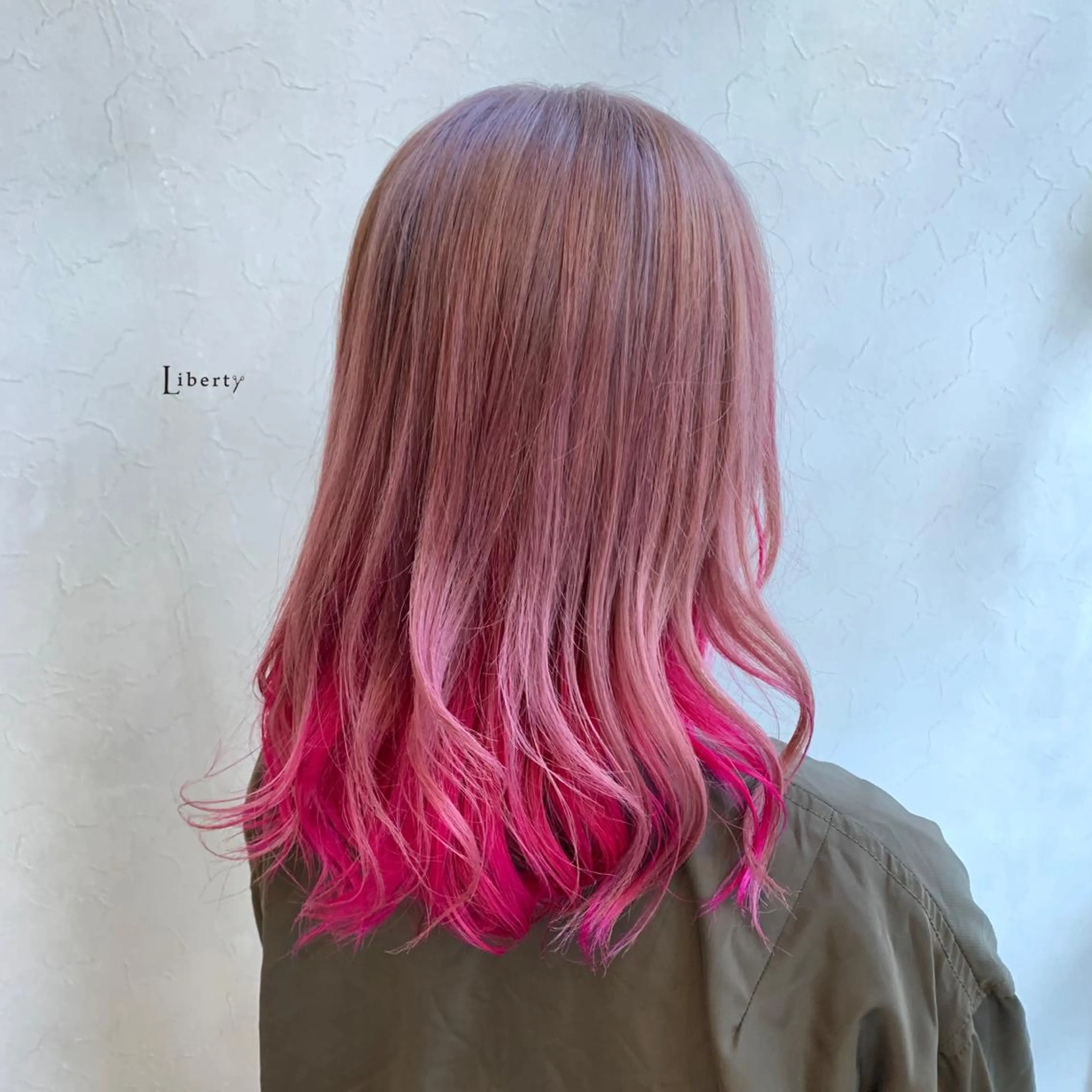 ミディアム カラー ベージュカラー ブリーチ インナーカラー ピンクカラー ピンクベージュ メンズ指名多数!! SiLO 田島のヘアスタイル