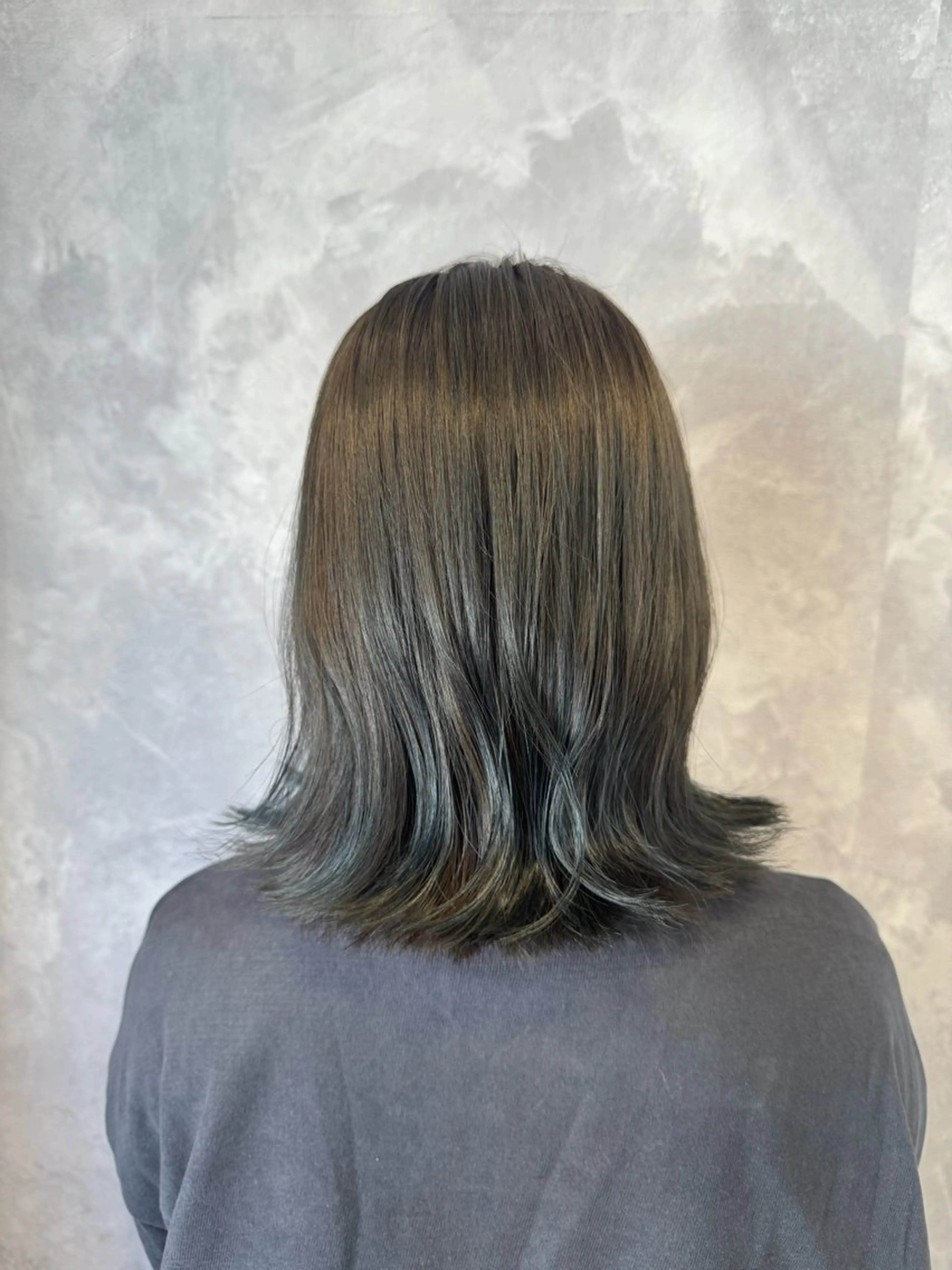ミディアム カット ヘアカラー トリートメント ヒヨシ ルナのヘアスタイル