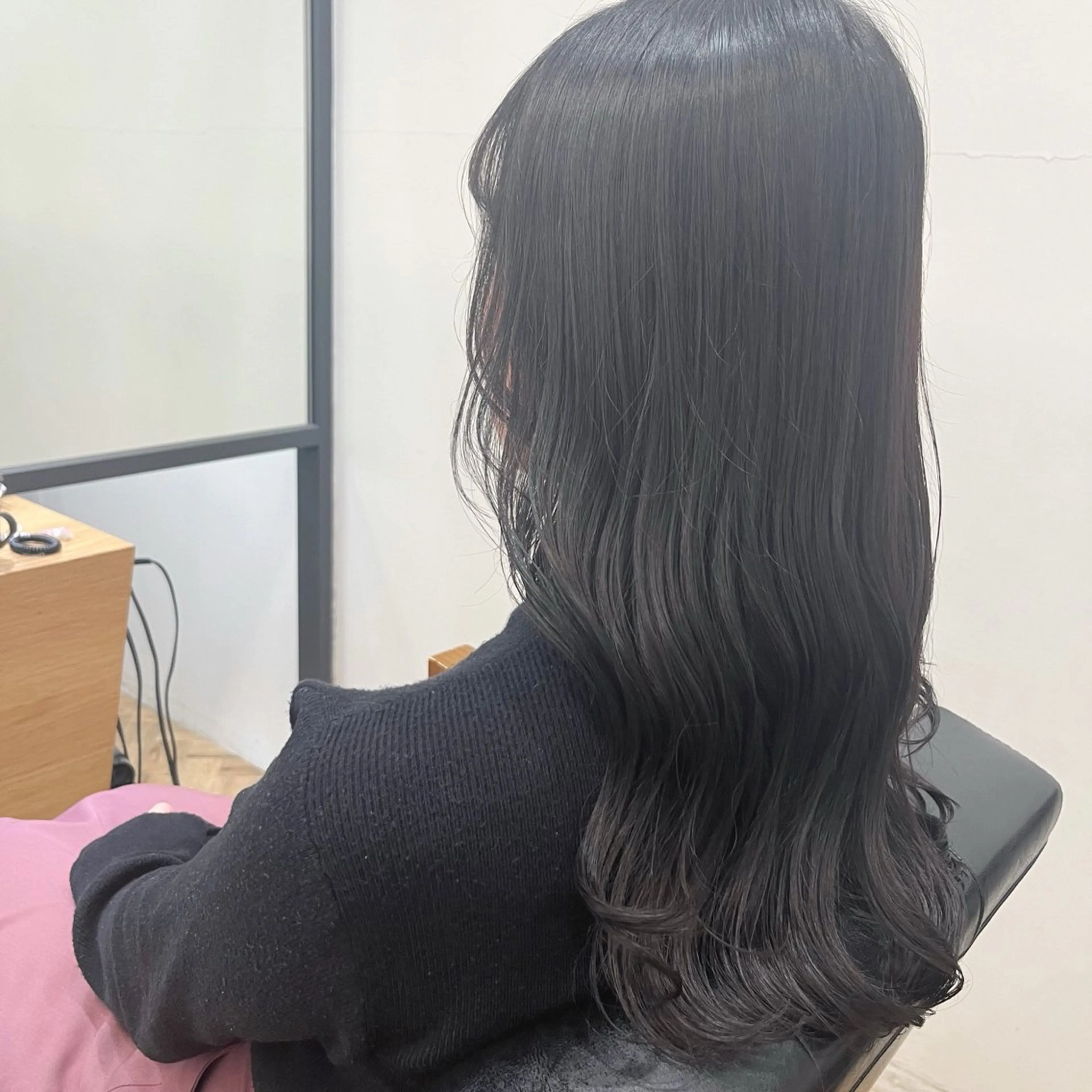 カラー 黒髪 ブルーカラー ブルーブラック カット ヘアカラー 🫧髪質改善🫧 神田紗来のヘアスタイル