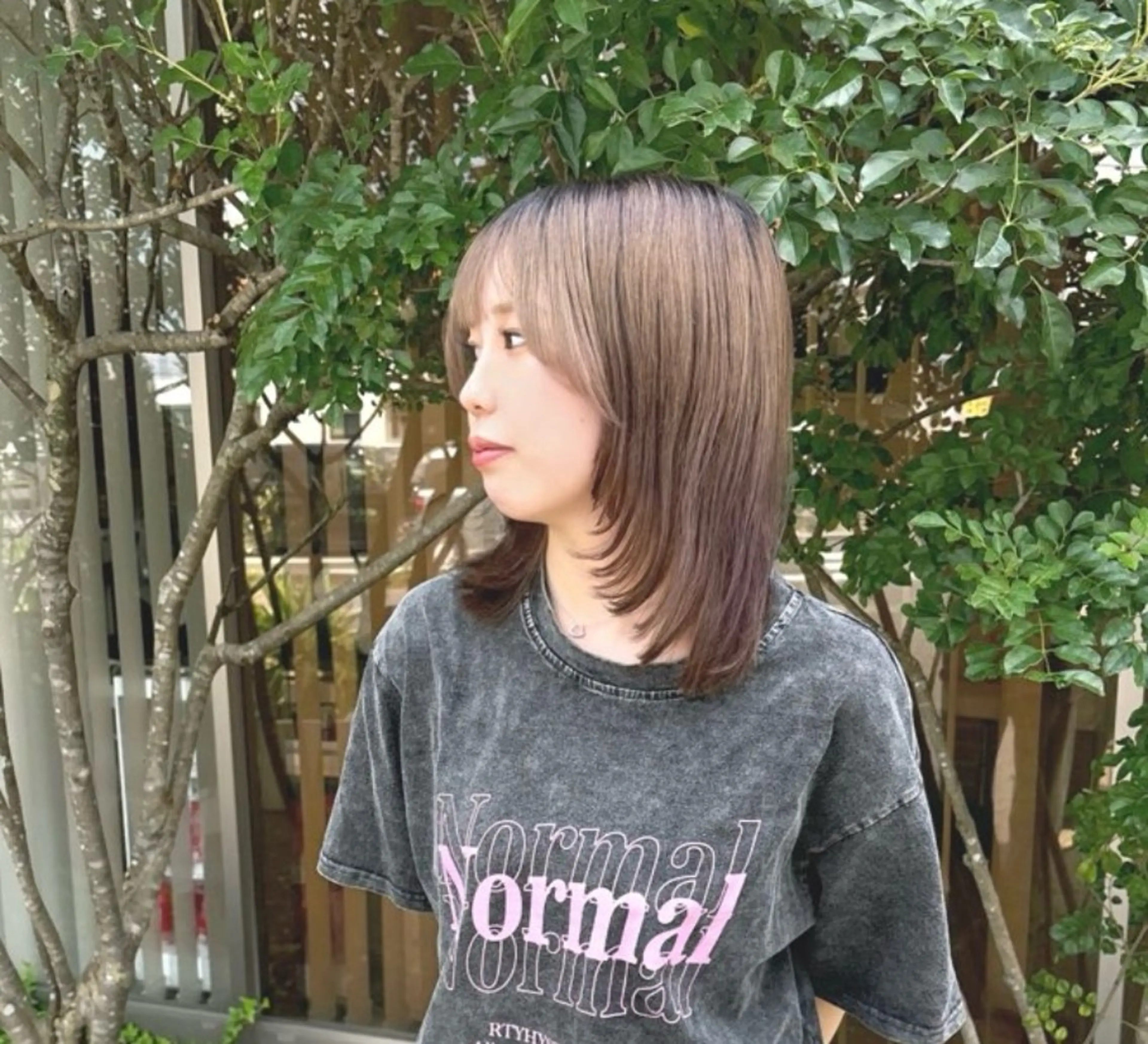 顔まわりカット+カラー　¥4400の写真