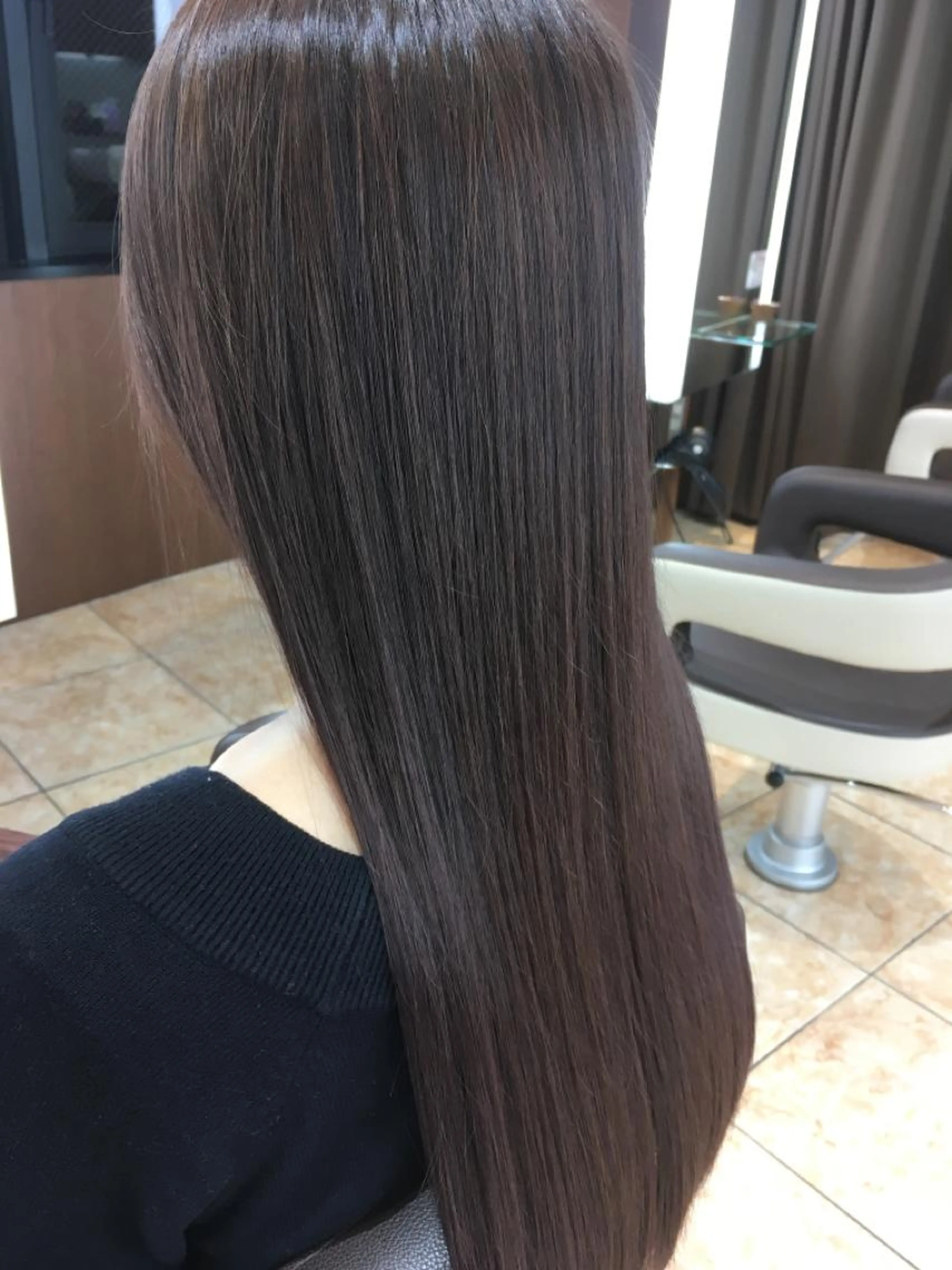 ディレクターカット➕ダメージ軽減リタッチ縮毛矯正➕補修トリートメントの写真