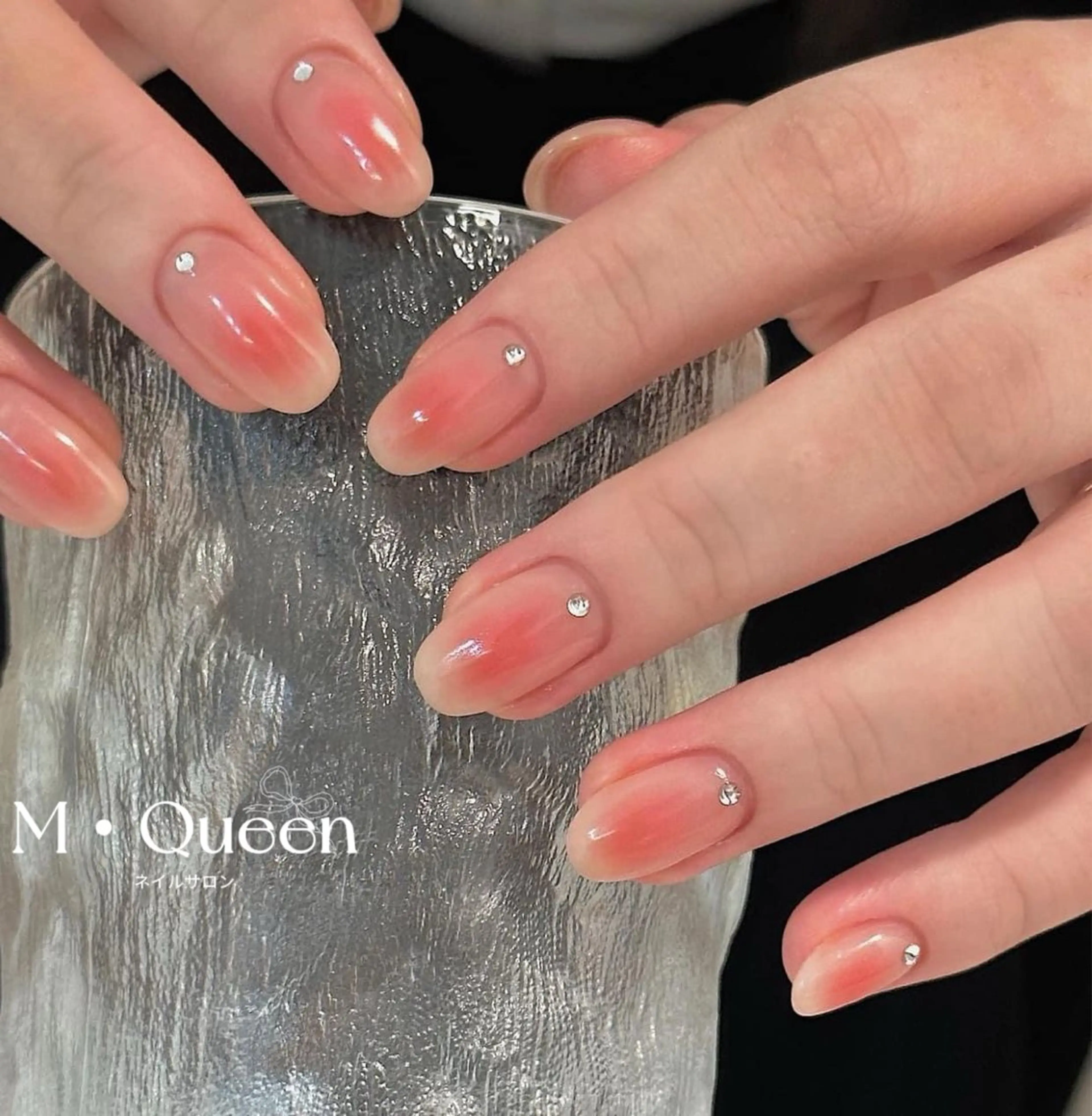 ネイル ハンドネイル MQueen ネイルサロンマルのネイルデザイン