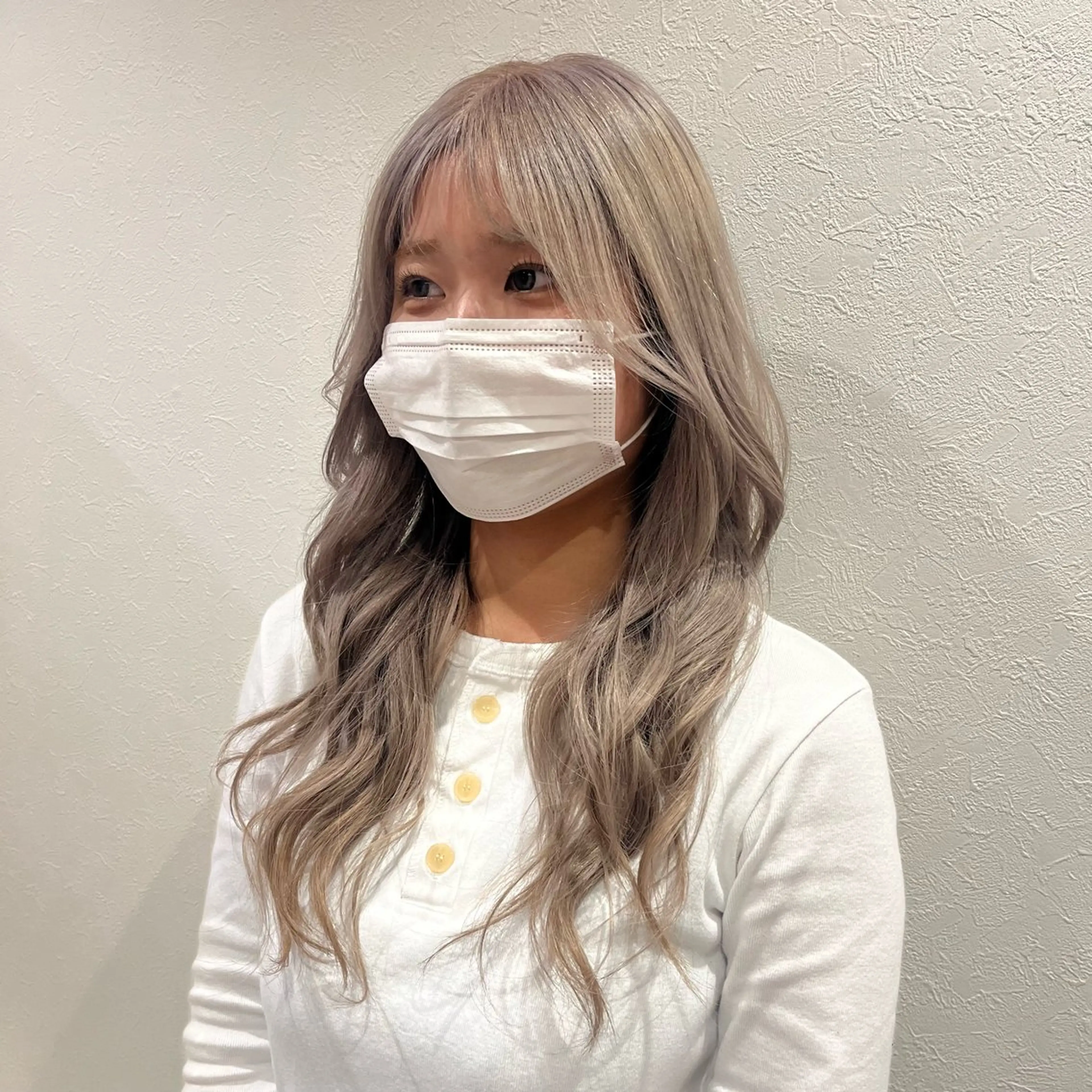 ロング 加藤 菜々子のヘアスタイル