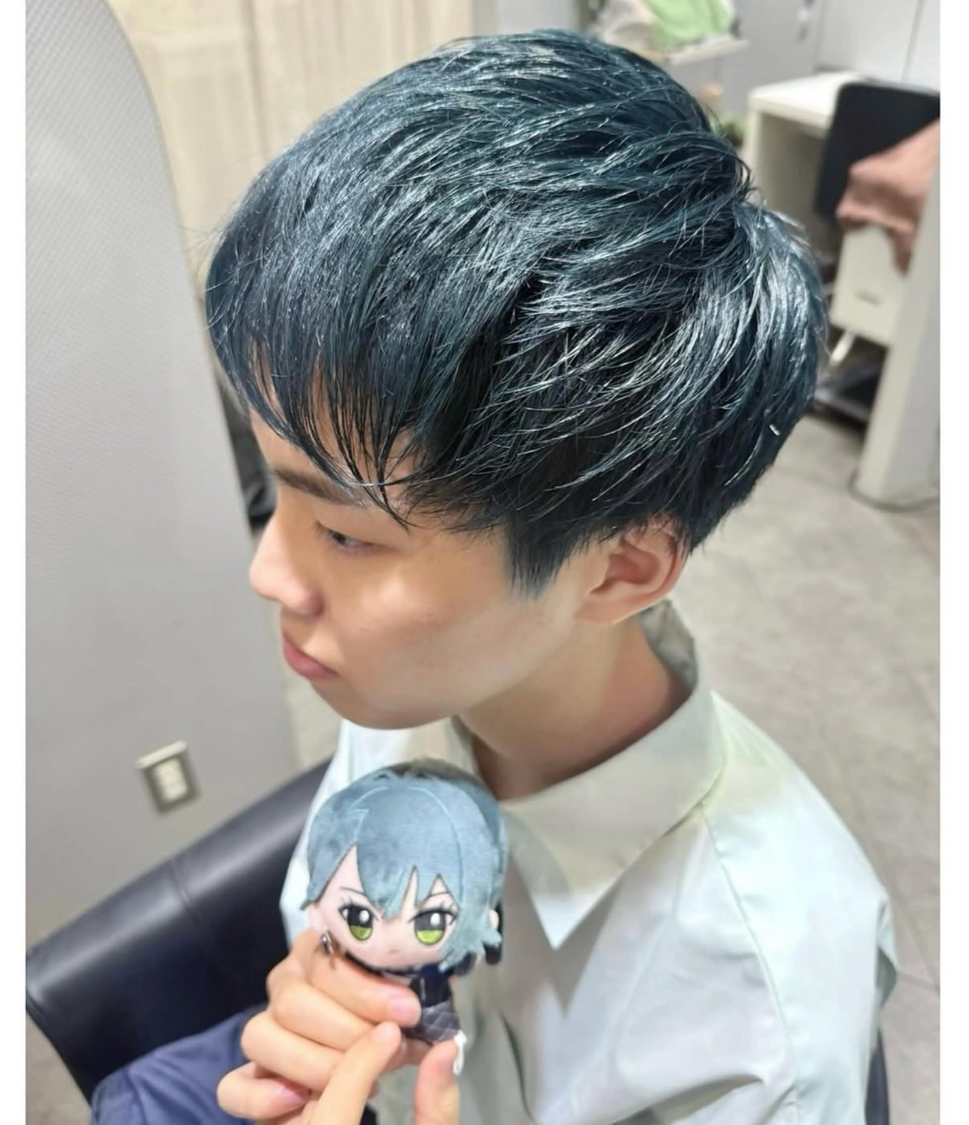 ショート カラー アッシュ ヘアカラー TSUNO🦖 派手髪/オタク美容師のヘアスタイル