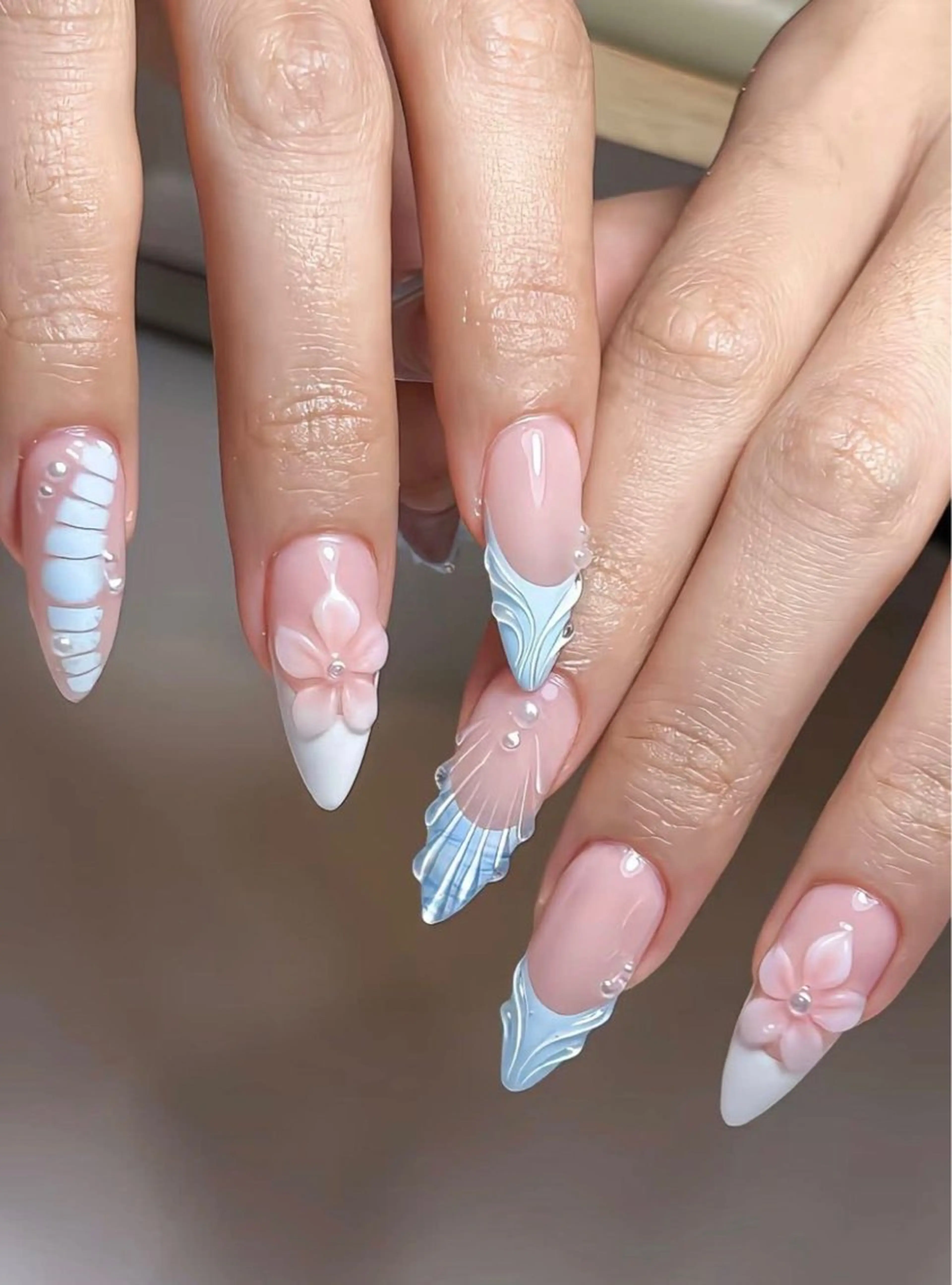 ミディアム 韓国風ヘア ハンドネイル Aila Nail HanChanのネイルデザイン