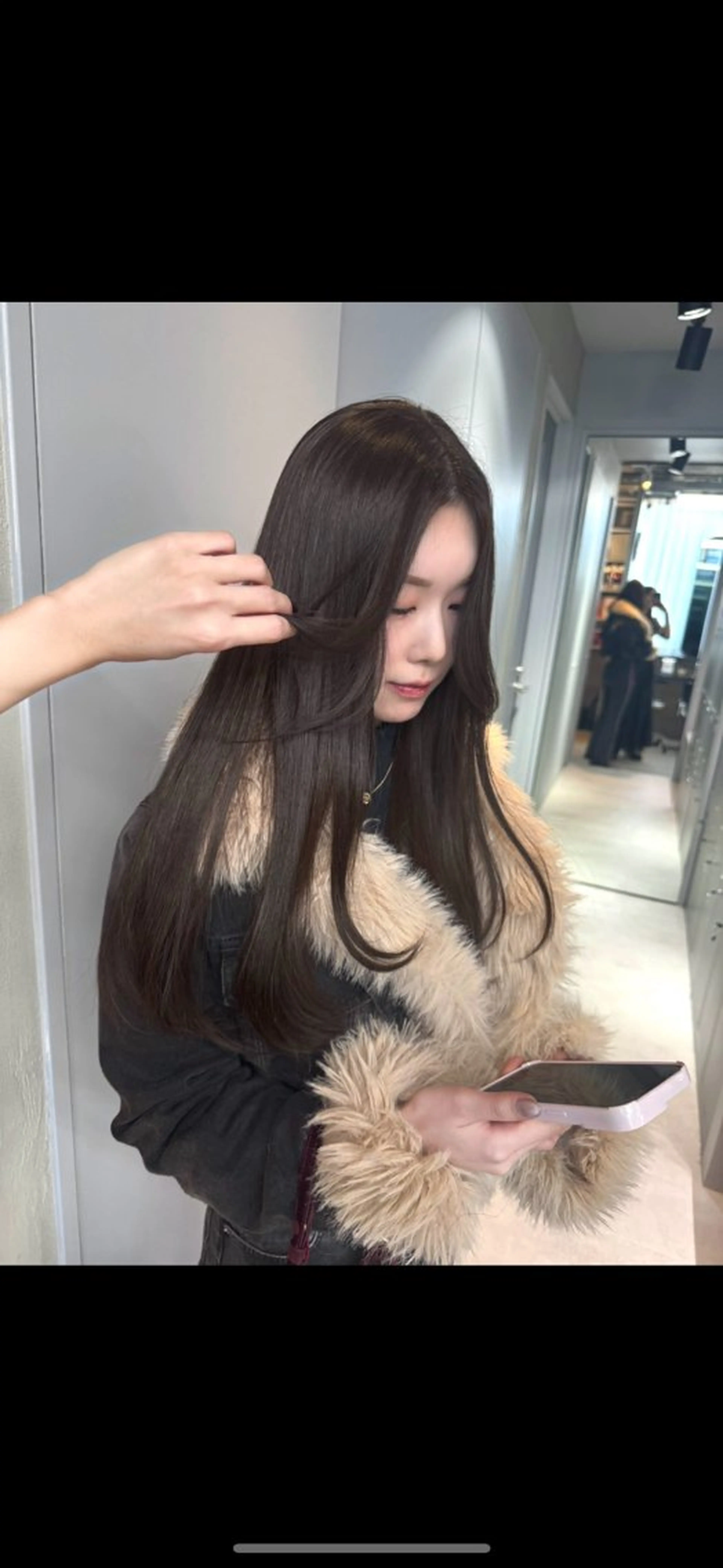 ロング カラー ヘアアレンジ ブラウンカラー ショコラブラウン カット ヘアカラー トリートメント youres hair東新宿店所属・新宿⌇韓国風ヘア ⌇透明感カラーのヘアスタイル