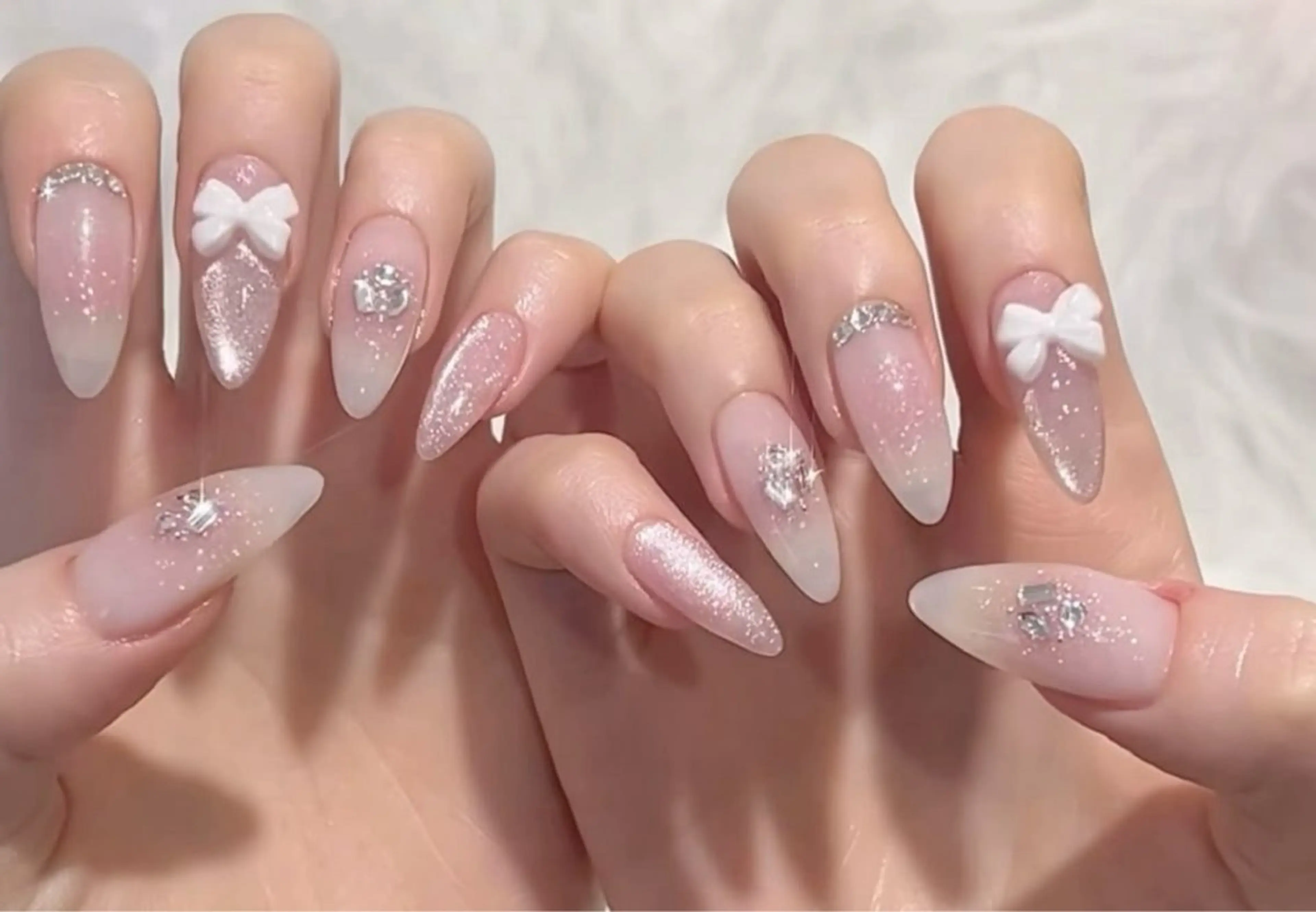 カラー グラデーションカラー ピンクカラー ハンドネイル AIN Nailのネイルデザイン