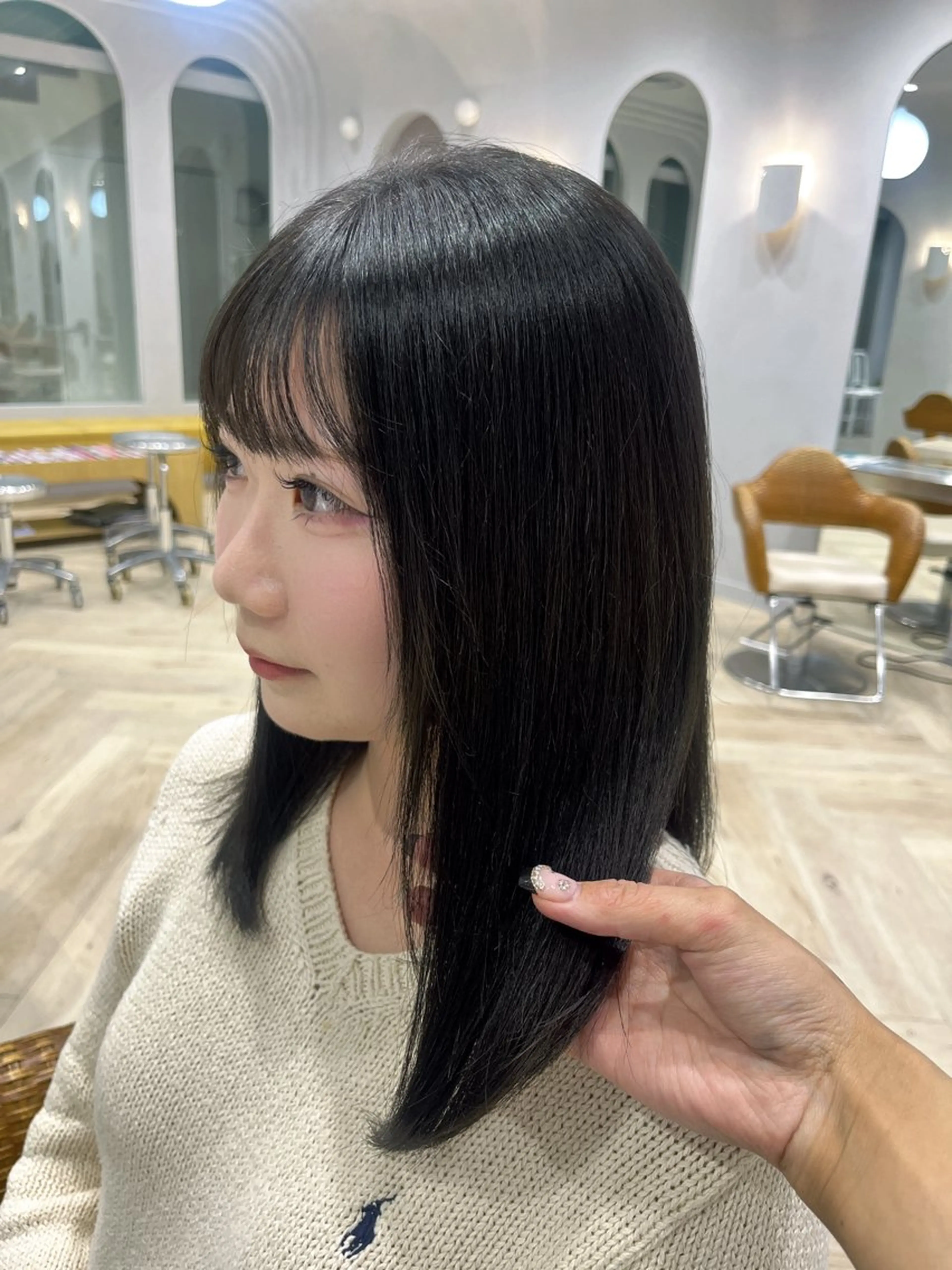 ミディアム 大久保 凜香のヘアスタイル