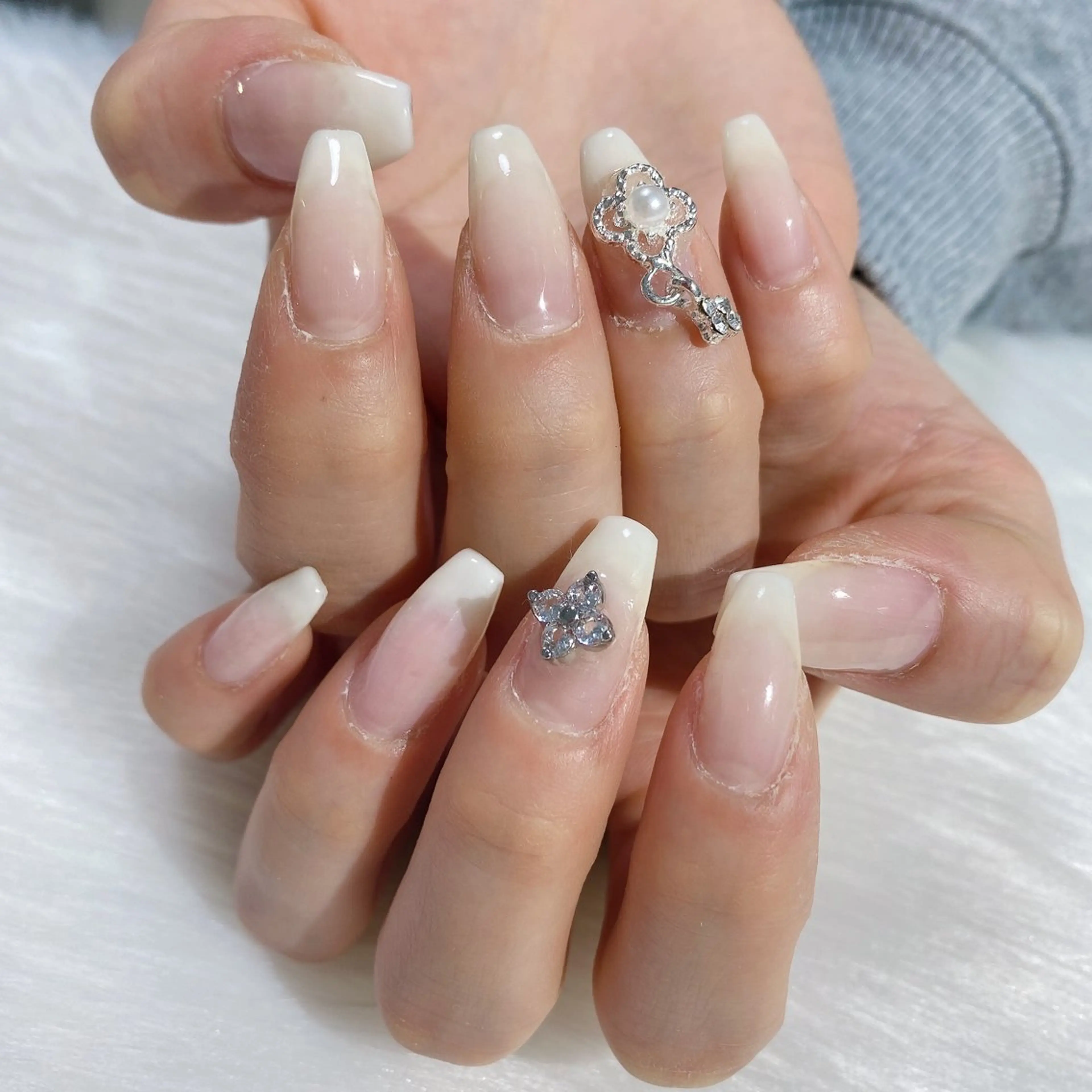 ネイル シンプルネイル 冬ネイル LittleMimi Nails安土のネイルデザイン