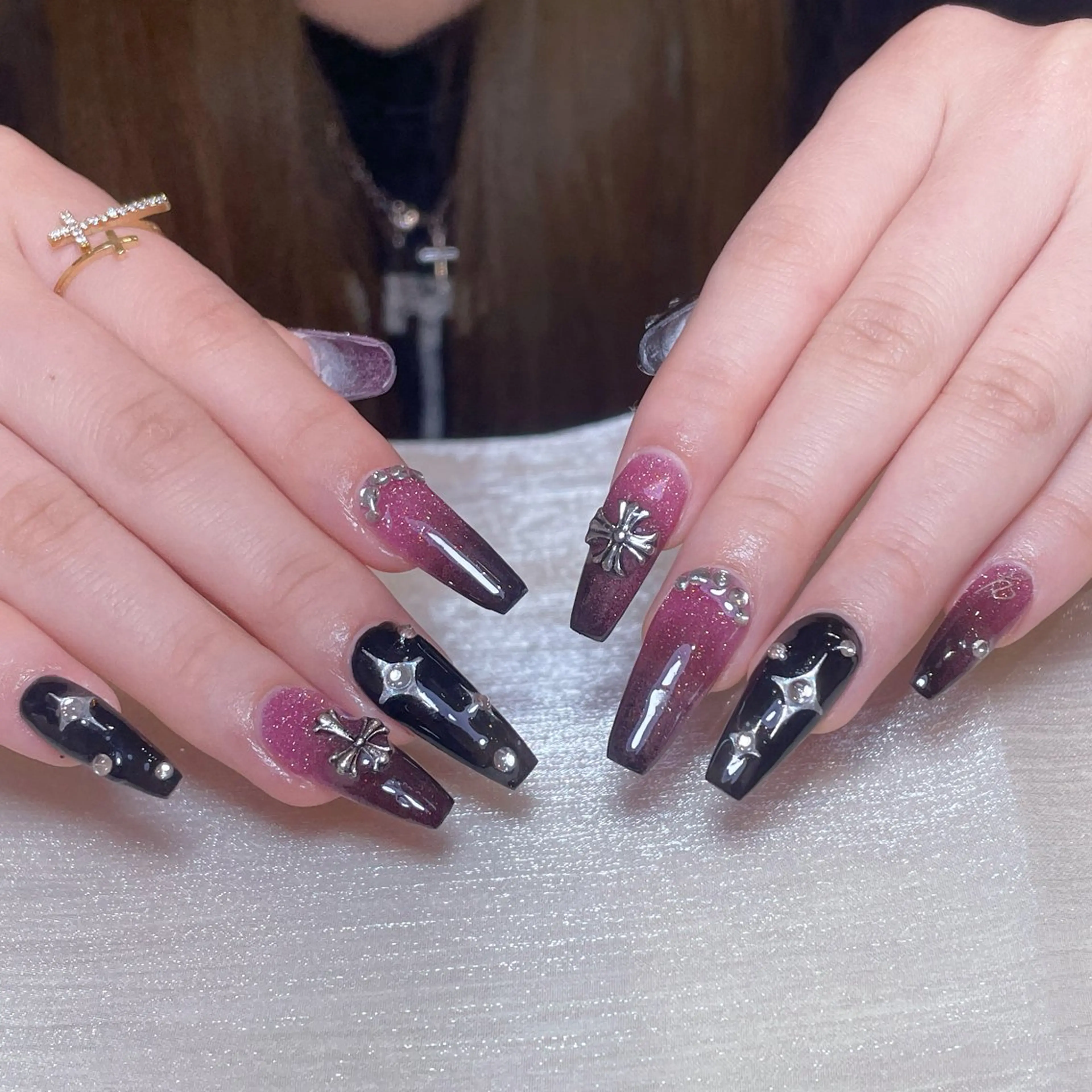 ネイル アートネイル オーロラネイル キラキラネイル 韓国ネイル マグネットネイル ハンドネイル ハンドケア Plenty 💞のネイルデザイン