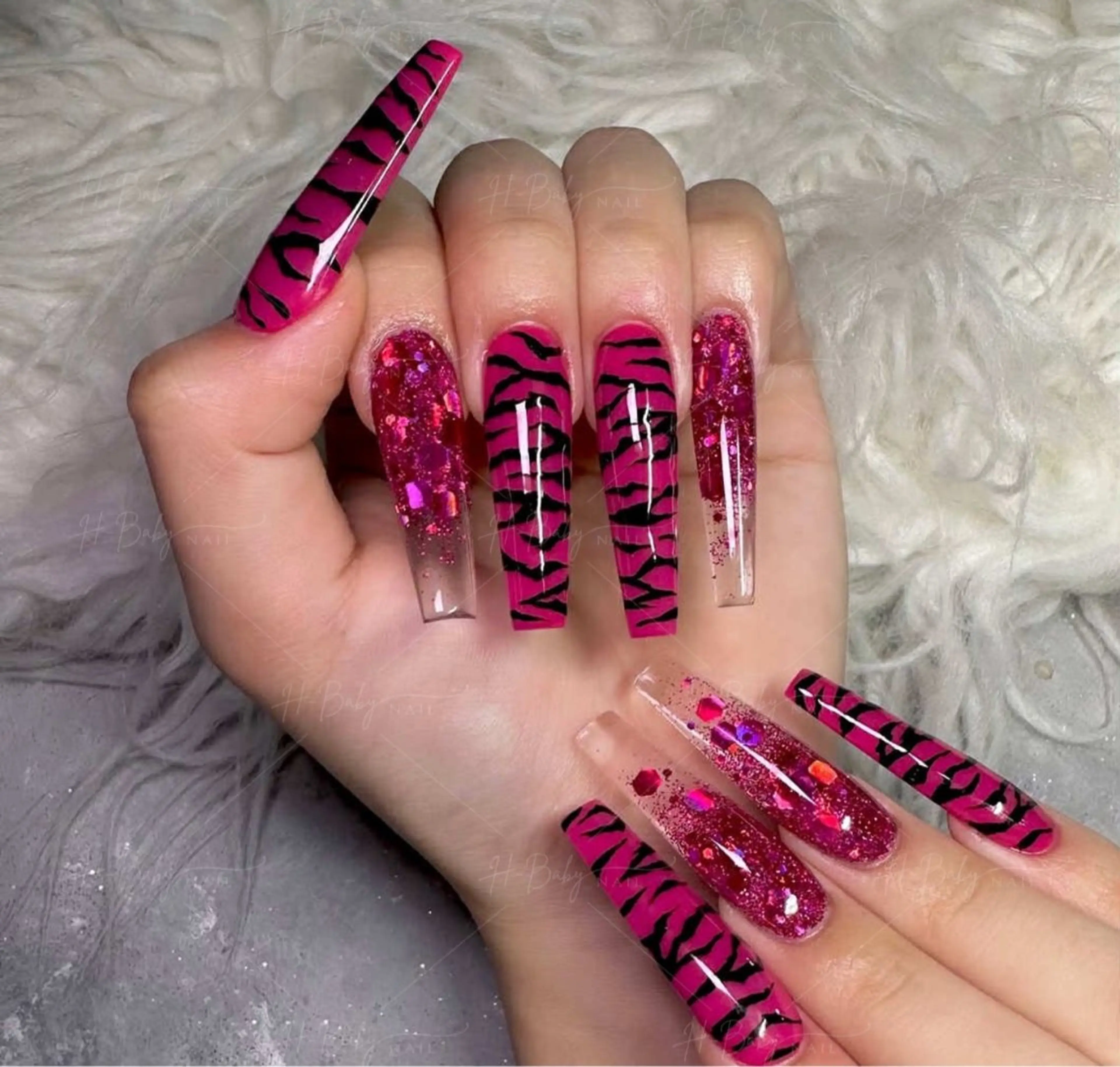 ネイル オーロラネイル フレンチネイル ジェルネイル ハロウィン キラキラネイル ハンドネイル H.baby Nail Salonのネイルデザイン