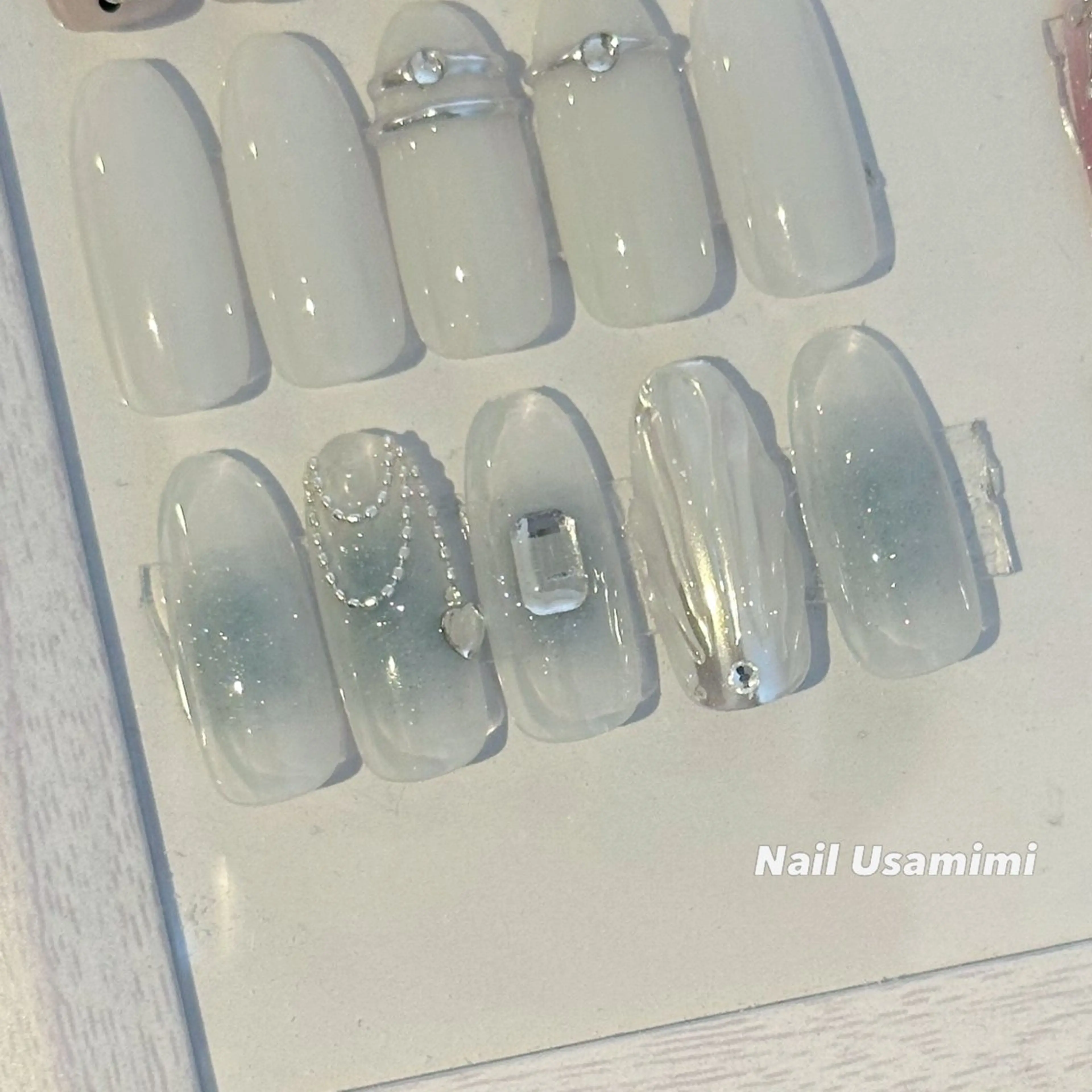 ネイル チークネイル 水色 ワンホンネイル ハンドネイル 本町NailUsaM imi MOMOKAのネイルデザイン