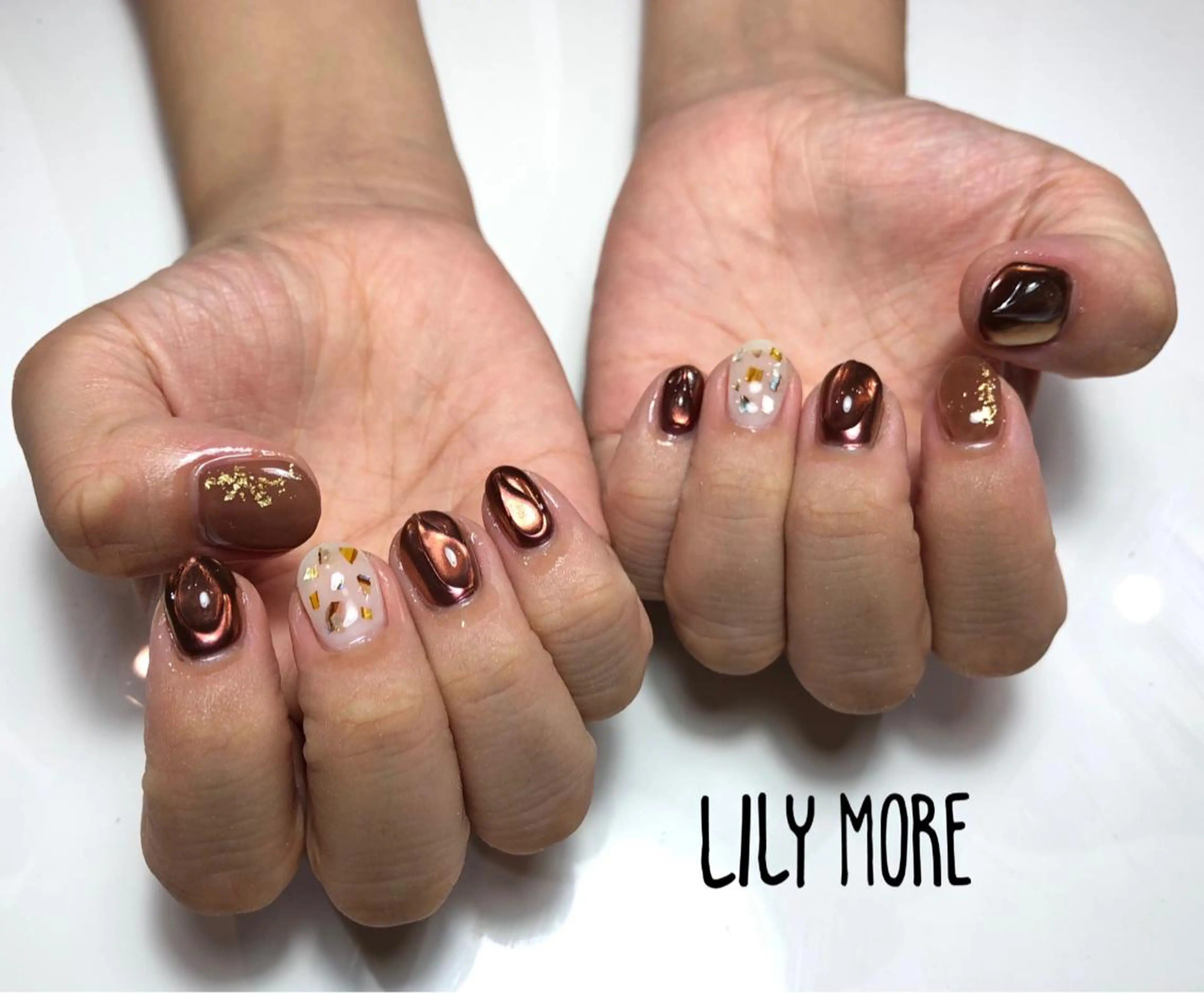 ネイル ブラウン ミラーネイル Lily closetのネイルデザイン