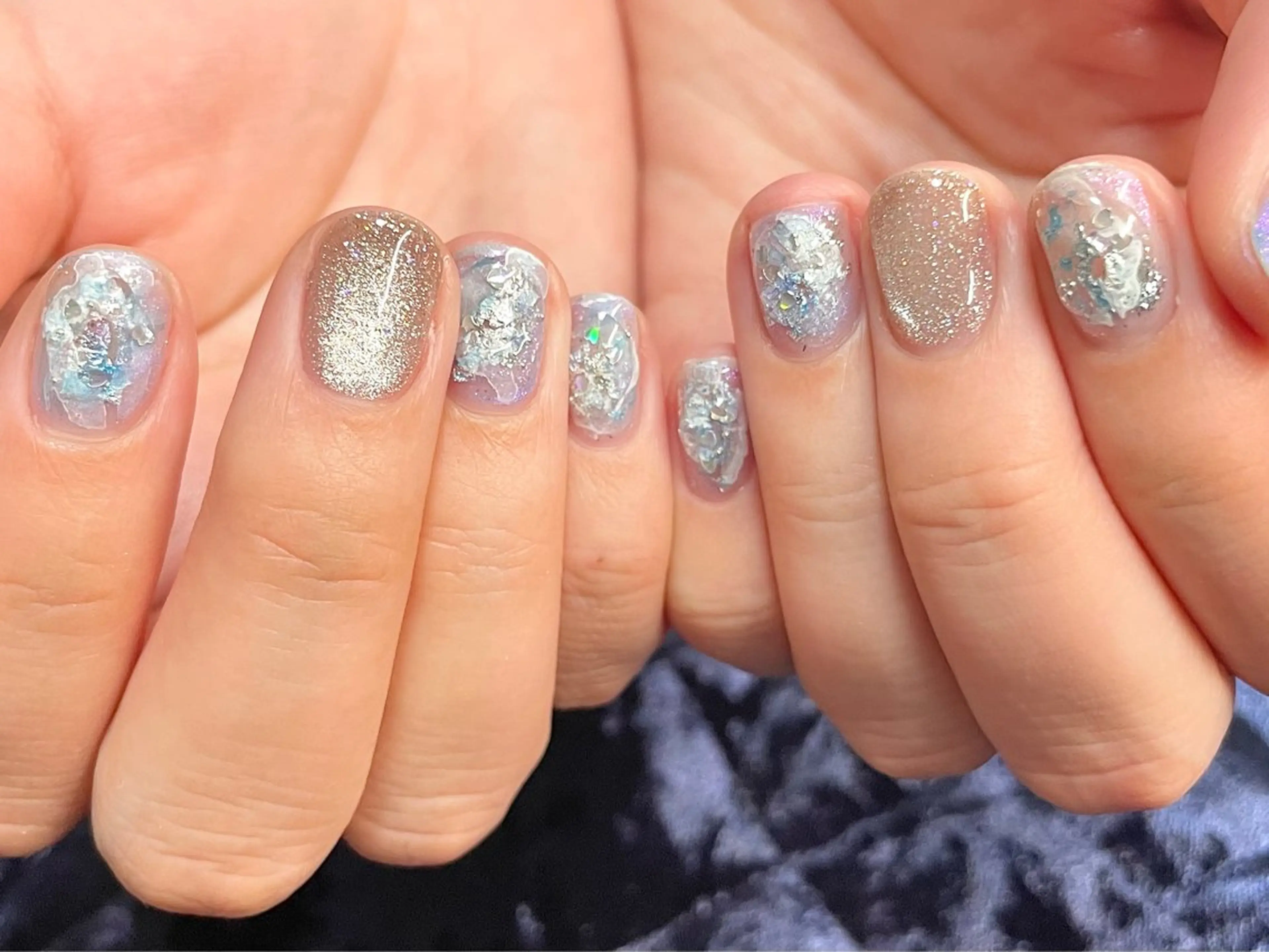 ネイル 水色 ピンク ハンドネイル ショートネイル専門店フェルンヴェー所属・ショートネイル専門店 フェルンヴェー代々木のネイルデザイン