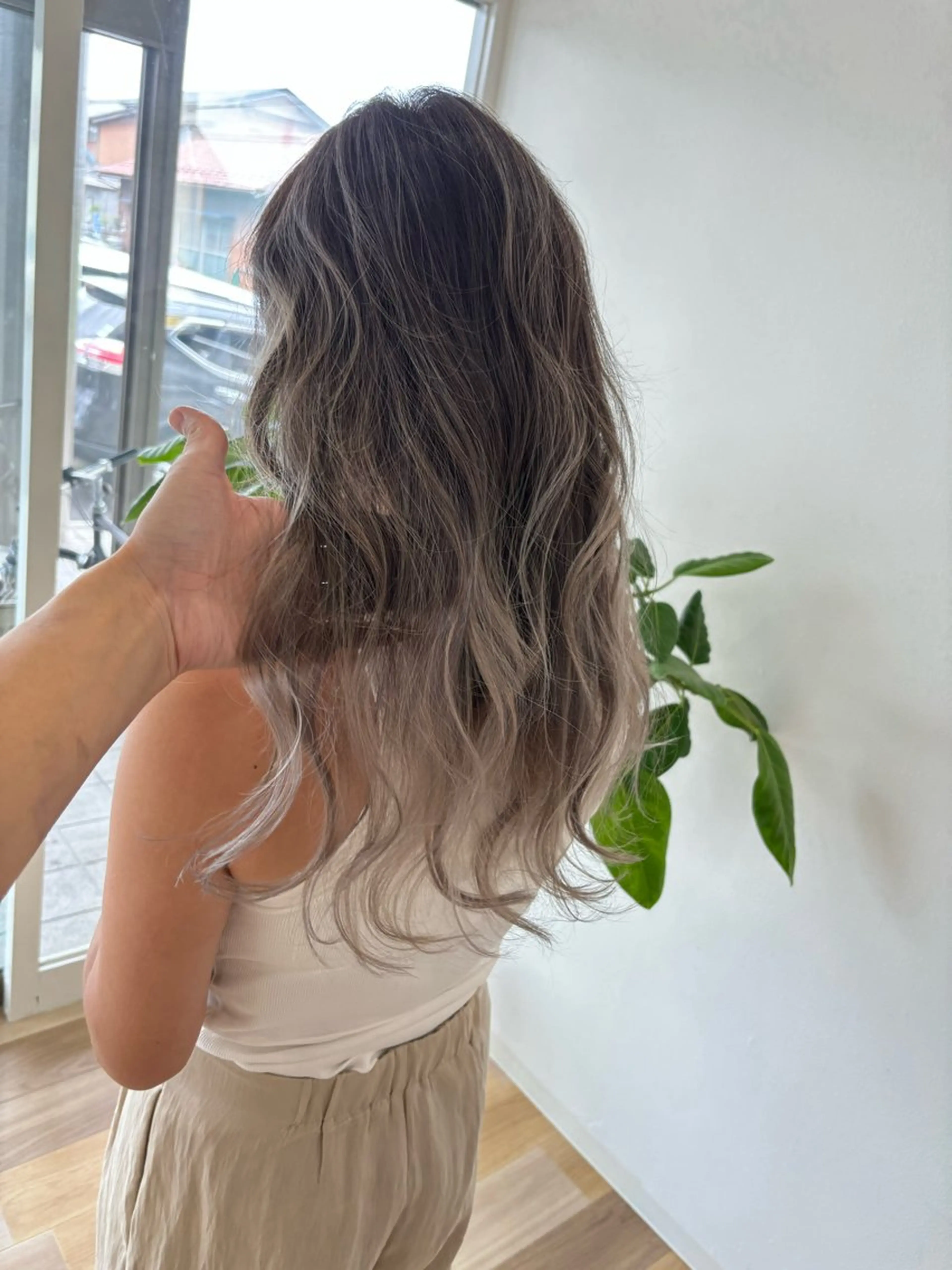 ロング カット ヘアカラー トリートメント ケアブリーチ 黒瀬有汰のヘアスタイル