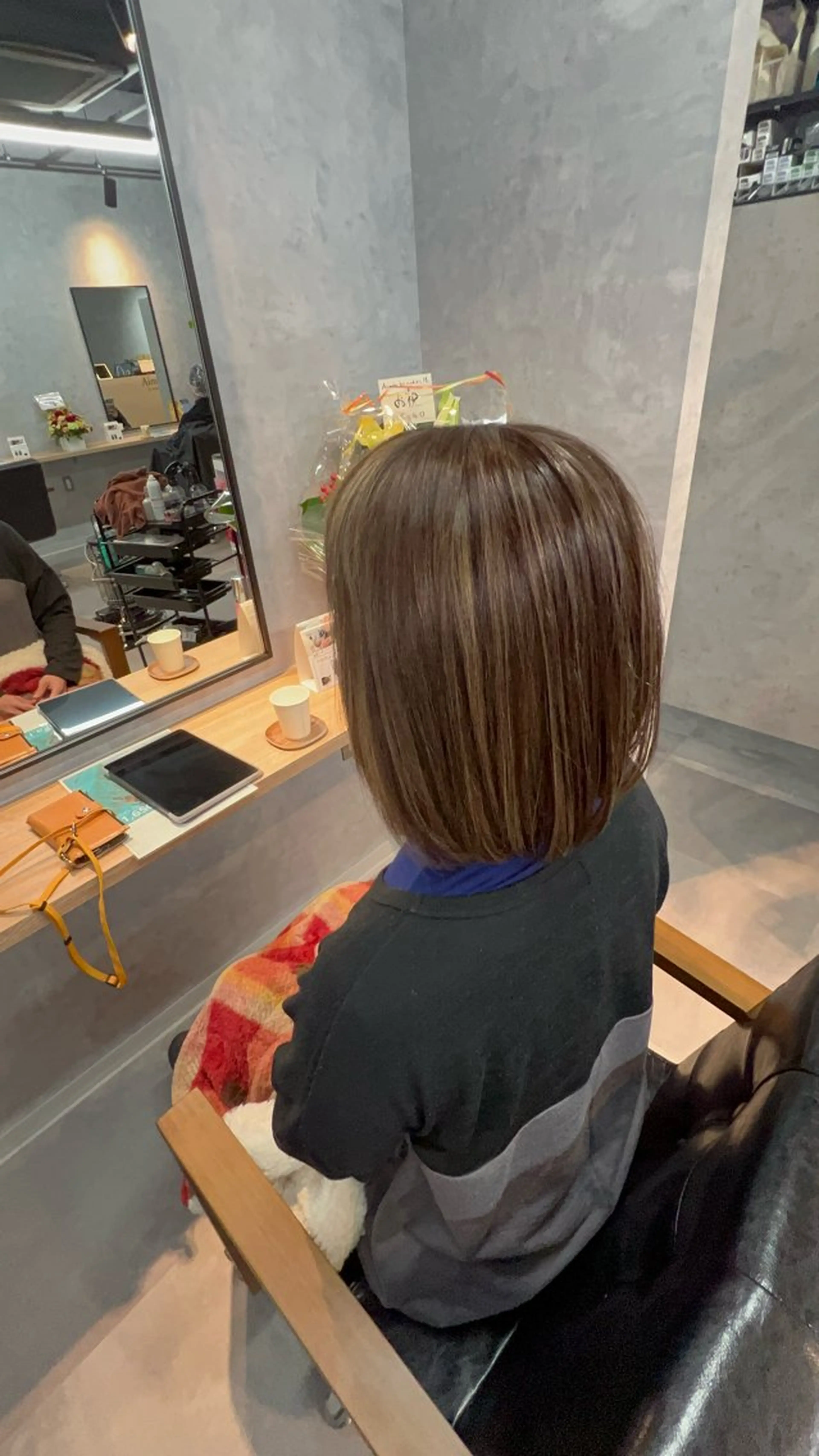 ミディアム motoトップカラー リスト/ブリーチカラのヘアスタイル