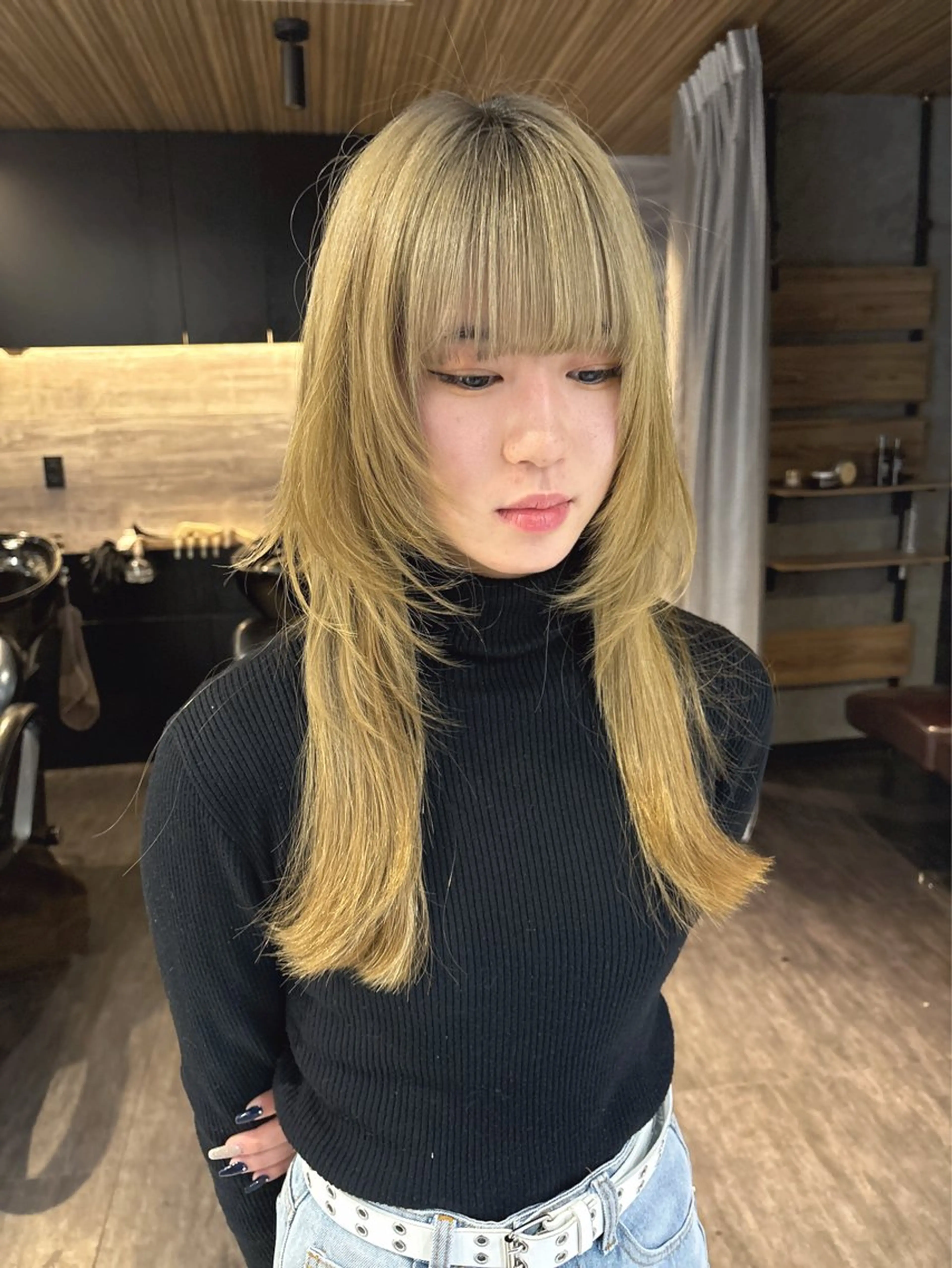 ロング レイヤーカット/韓国 /艶髪/ダブルカラーのヘアスタイル